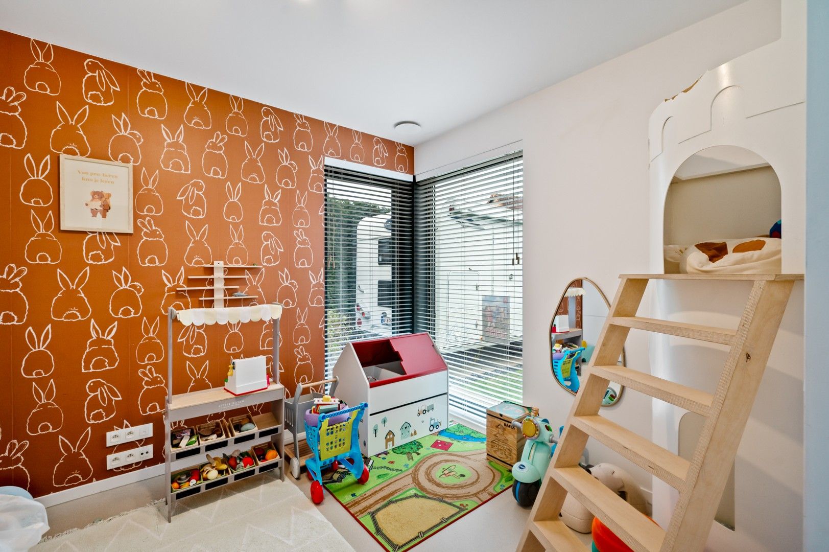 Instapklare recente woning met 5 slpkmrs in Oevel! foto 2