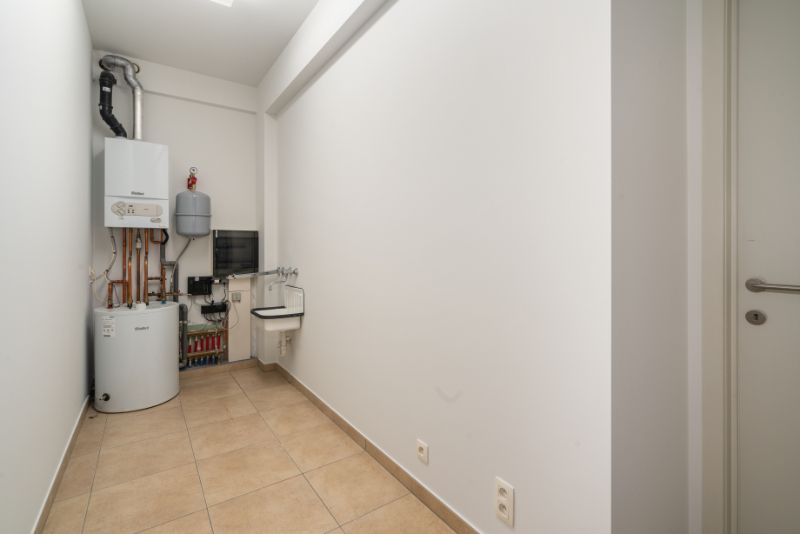 --- NIEUW --- Zeer ruim, energiezuinig appartement met mooi zicht op de Schelde. foto 11