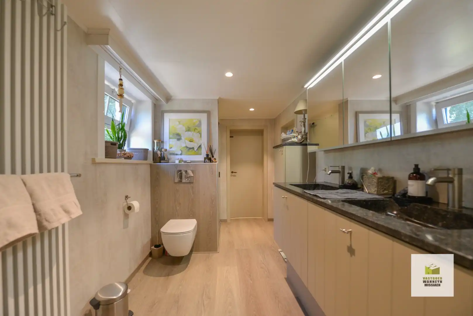 Idyllisch gelegen woning op 3.928 m2 met natuurlijke zwemvijver en 360° vergezicht foto 20