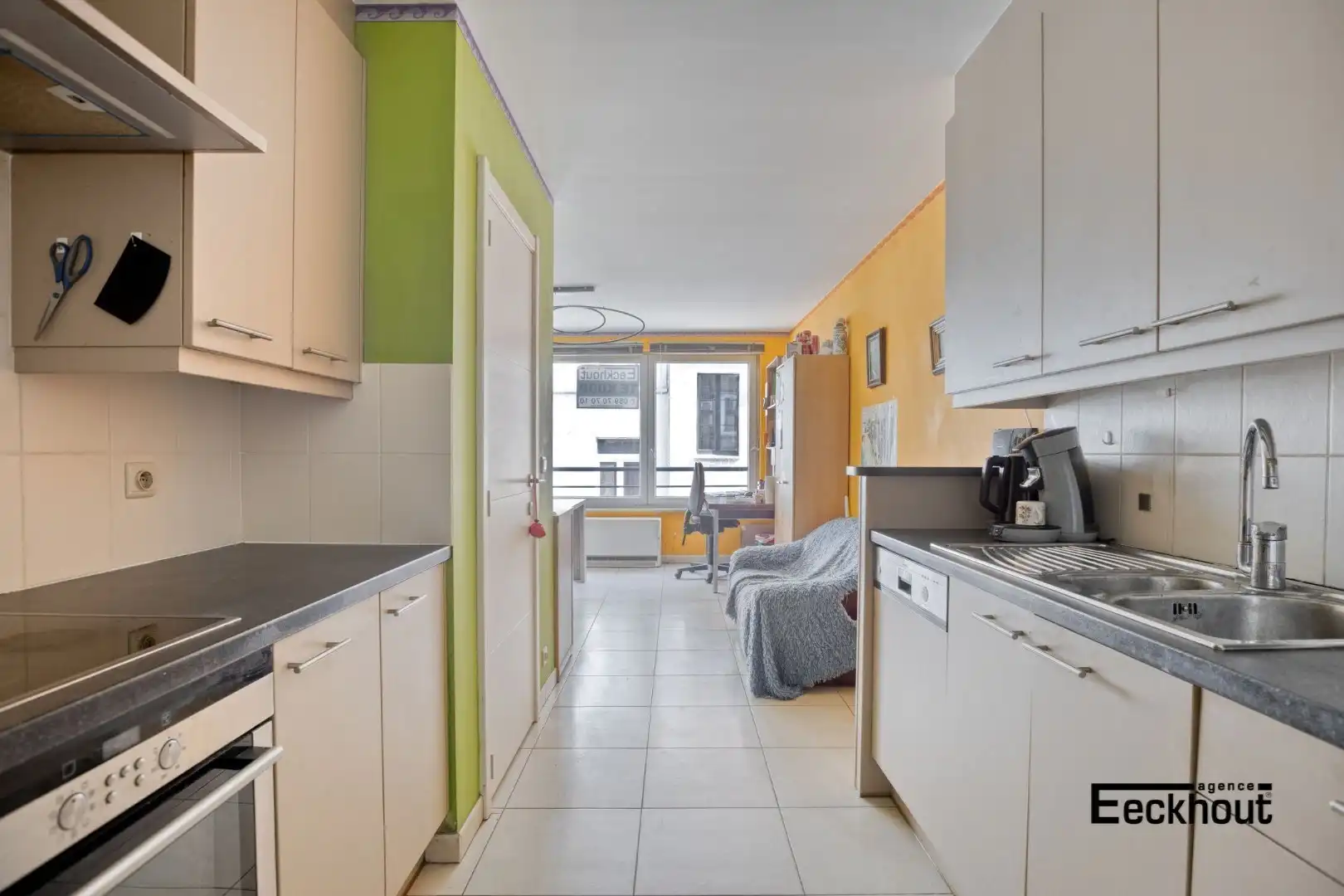 Ruim (100 m²) & instapklaar appartement (bouwjaar 2009) in het centrum van Oostende! foto 7