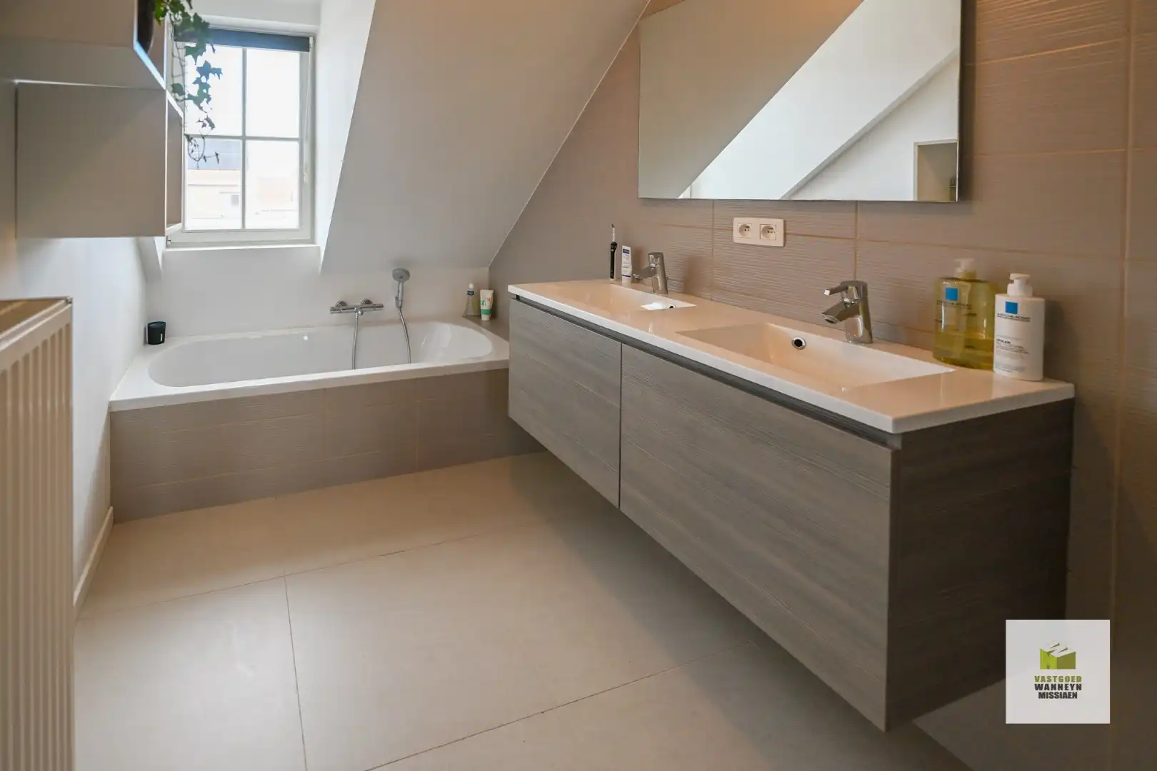 Energiezuinige woning met 4slpk en mooie tuin op topligging! foto 17