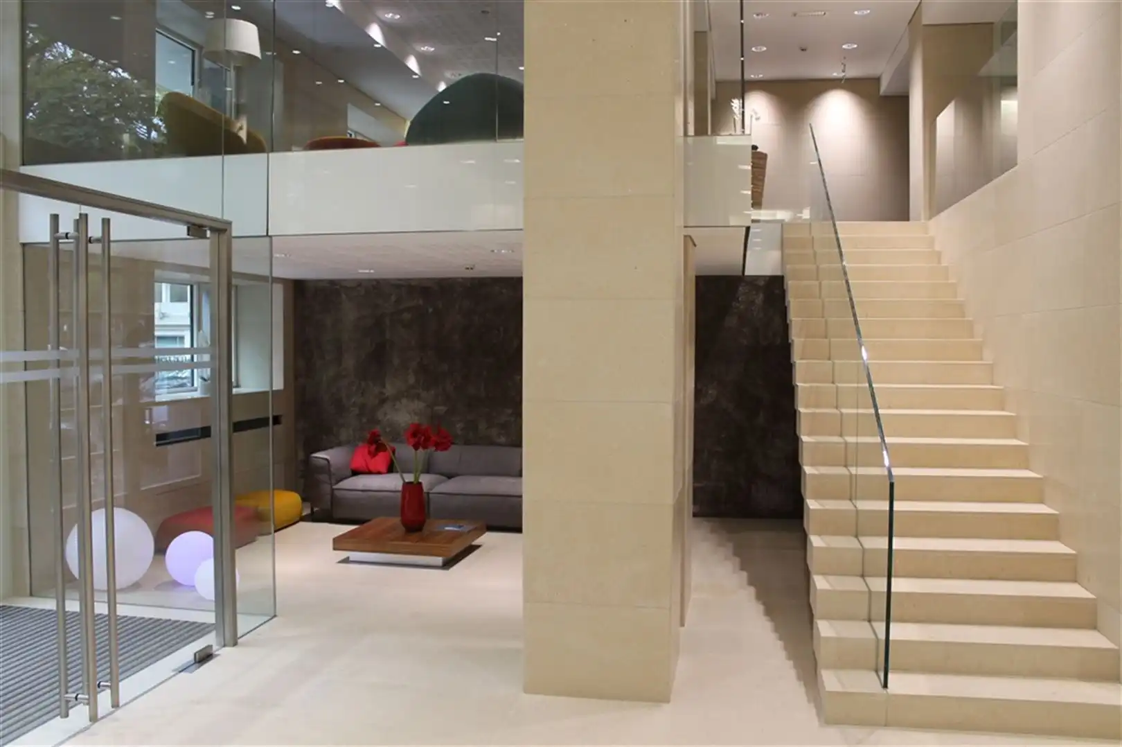 MEEUS 23: 168m² foto 2