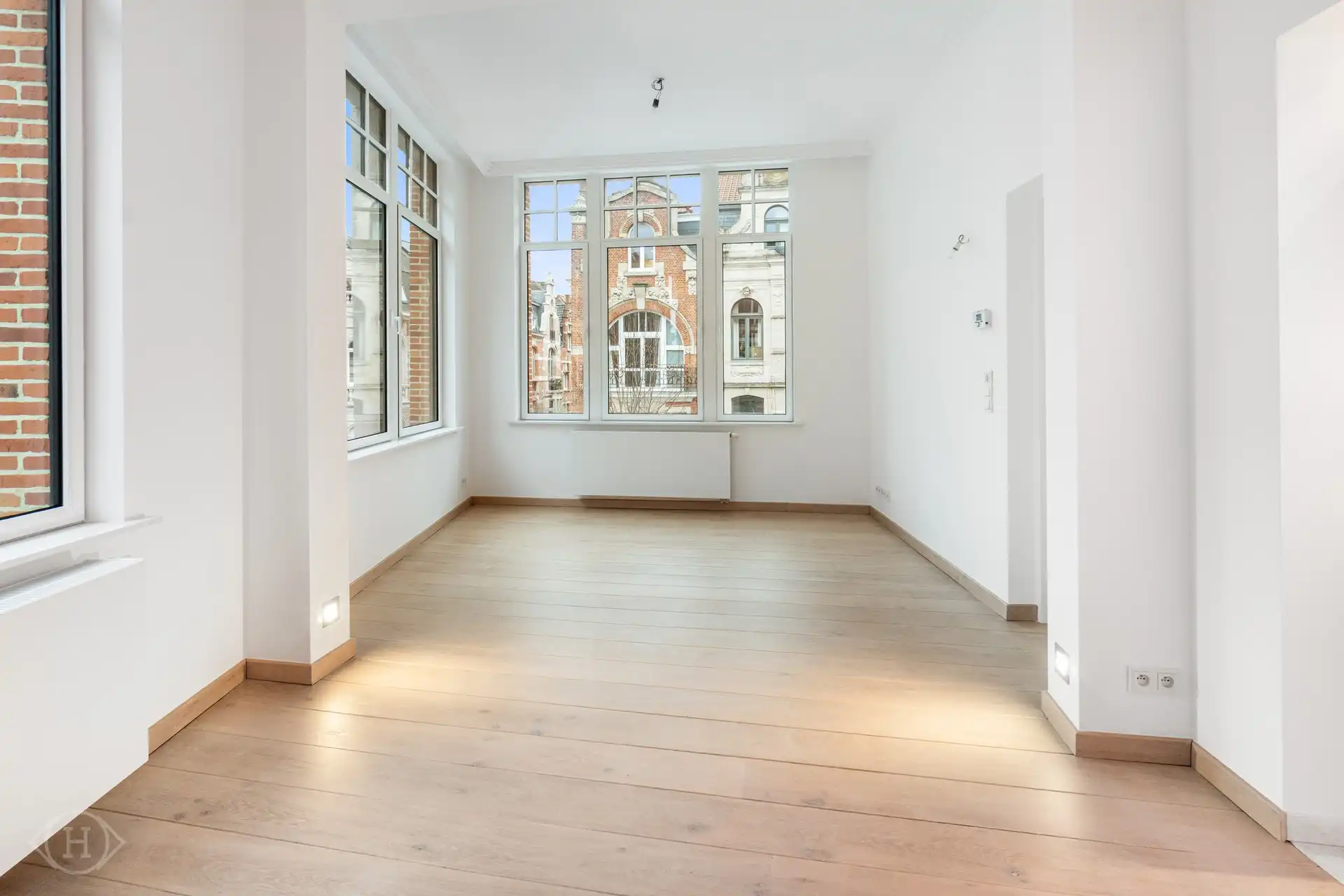 Lichtrijk éénslaapkamerappartement hartje Leuven foto {{pictureIndex}}