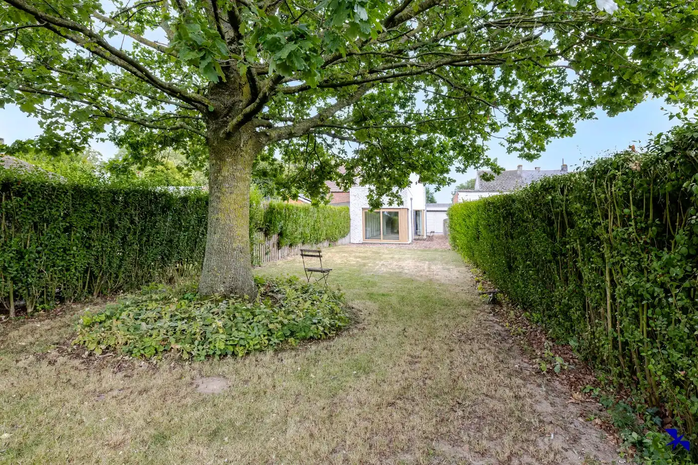 Stijlvol gerenoveerde woning op groenligging foto 31