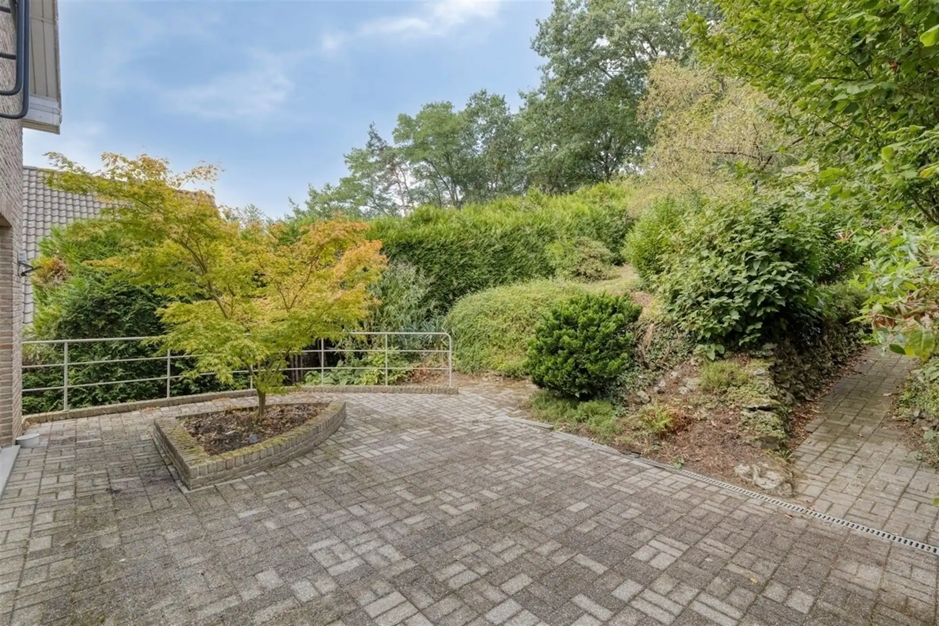 Recente en instapklare villa met 3/4 slaapkamers + bureau foto 25