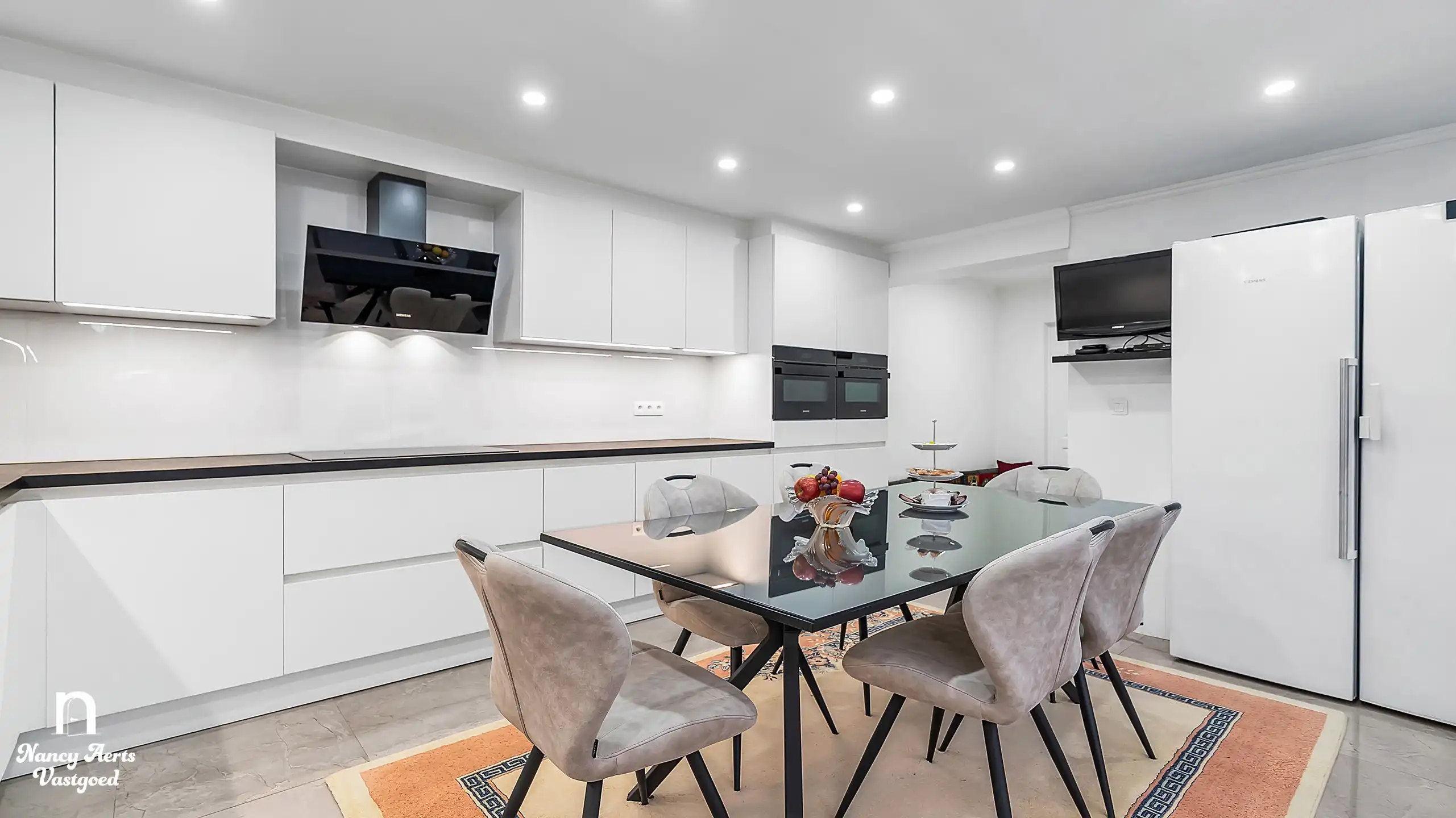 Gerenoveerde woning met 4 slaapkamers, tuin en leefkeuken foto 16