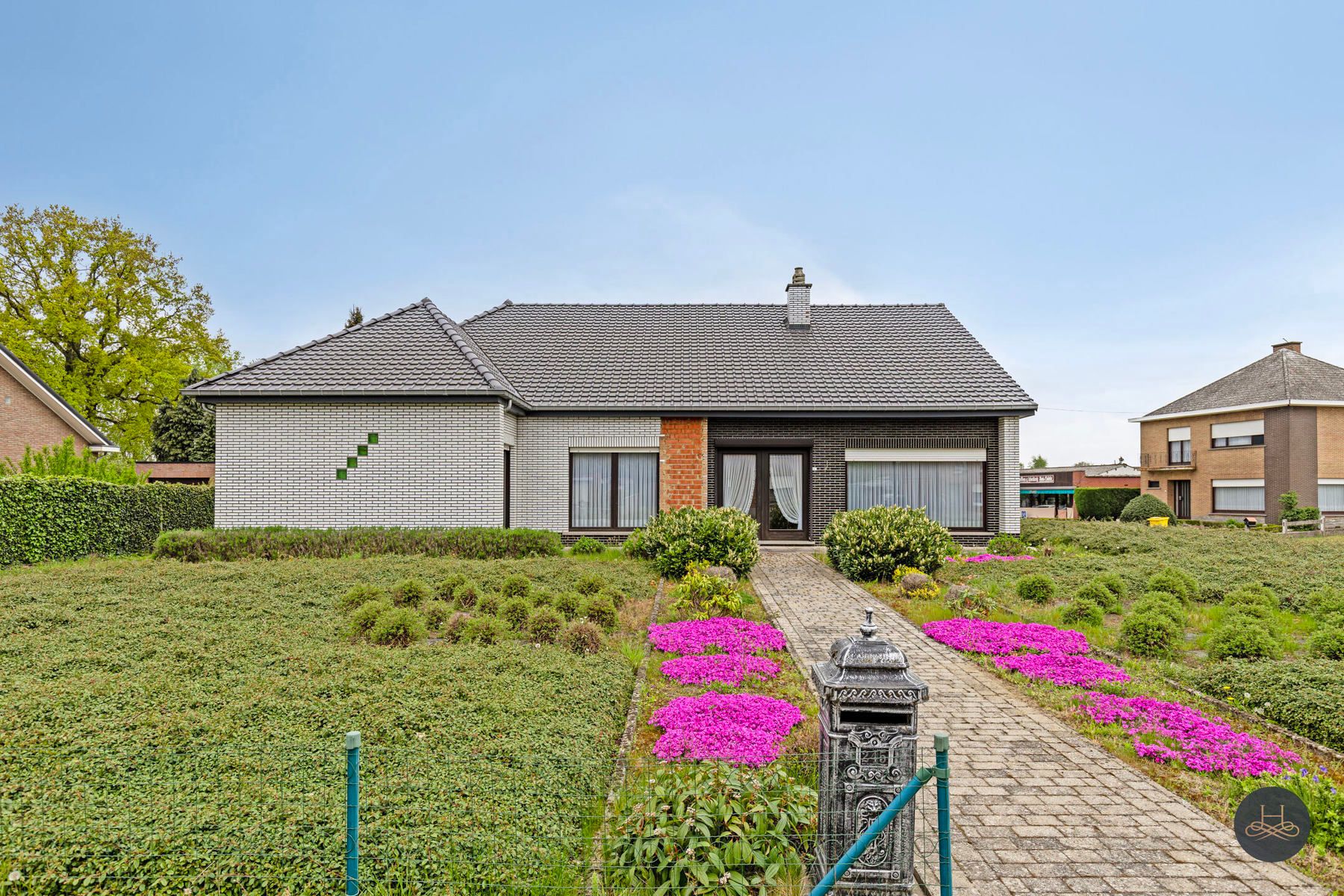Hoofdfoto van de publicatie: Gelijkvloerse woning met grote tuin