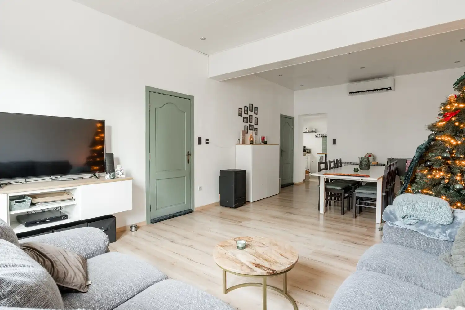 Karaktervolle woning met tal van mogelijkheden in het hart van Neerpelt foto 5