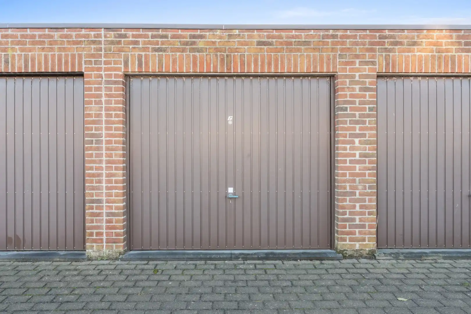 Charmante rijwoning met zonnig terras, wellnessruimte en garagebox in de Vicognewijk foto 27