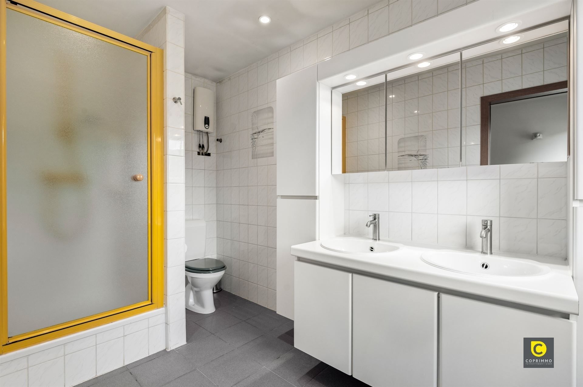 Charmante woning met garage foto 13