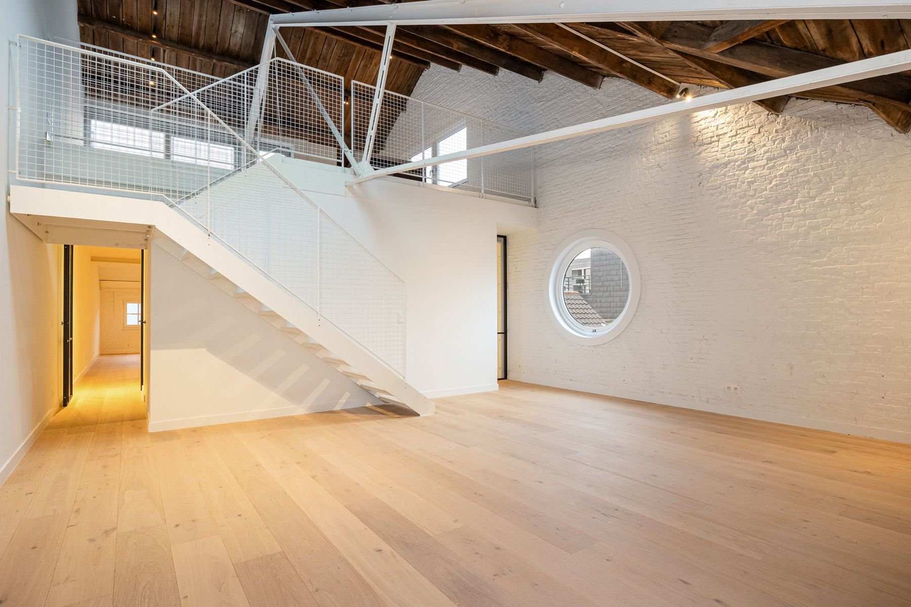 Uniek, gerenoveerd appartement foto 5