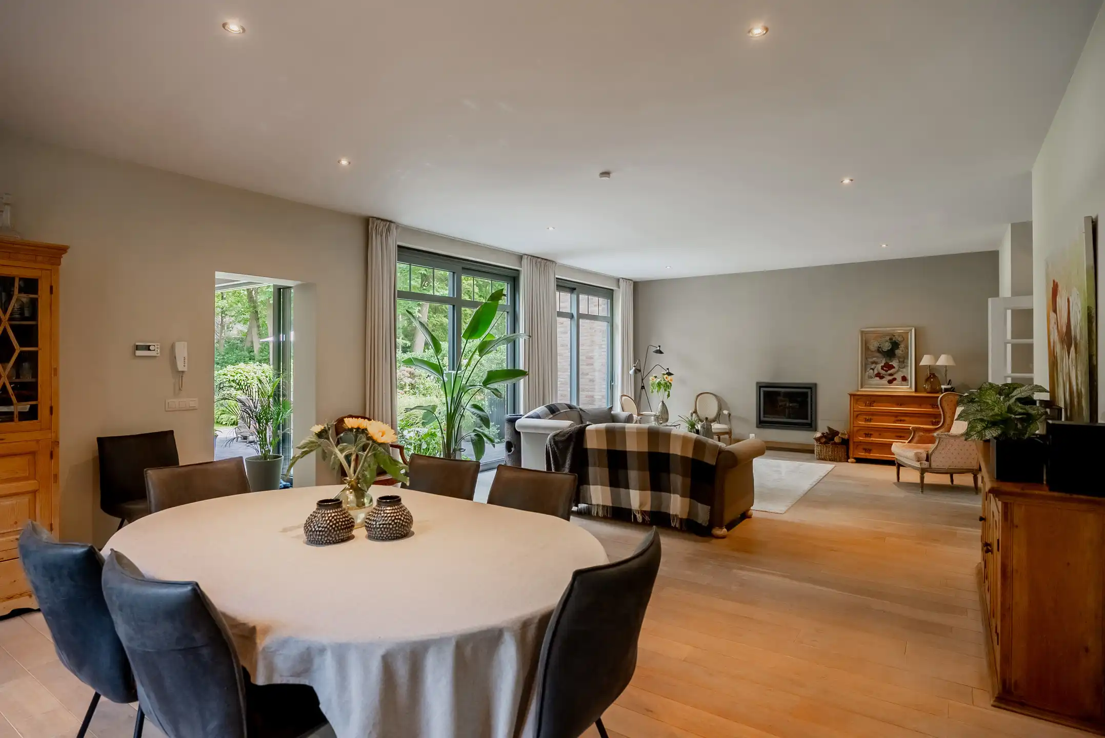 Prestigieuze villa met afzonderlijke woonunit en royale tuin nabij de Kalmthoutse Heide foto 11