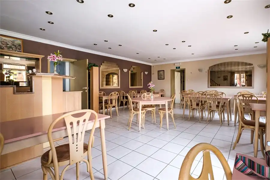 HANDELSHUIS MET VEEL POTENTIEEL IN HET CENTRUM VAN GINGELOM foto 4