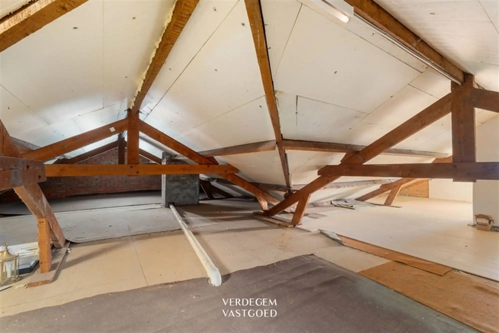 Vrijstaande bungalow met weidse zichten op toplocatie foto 18