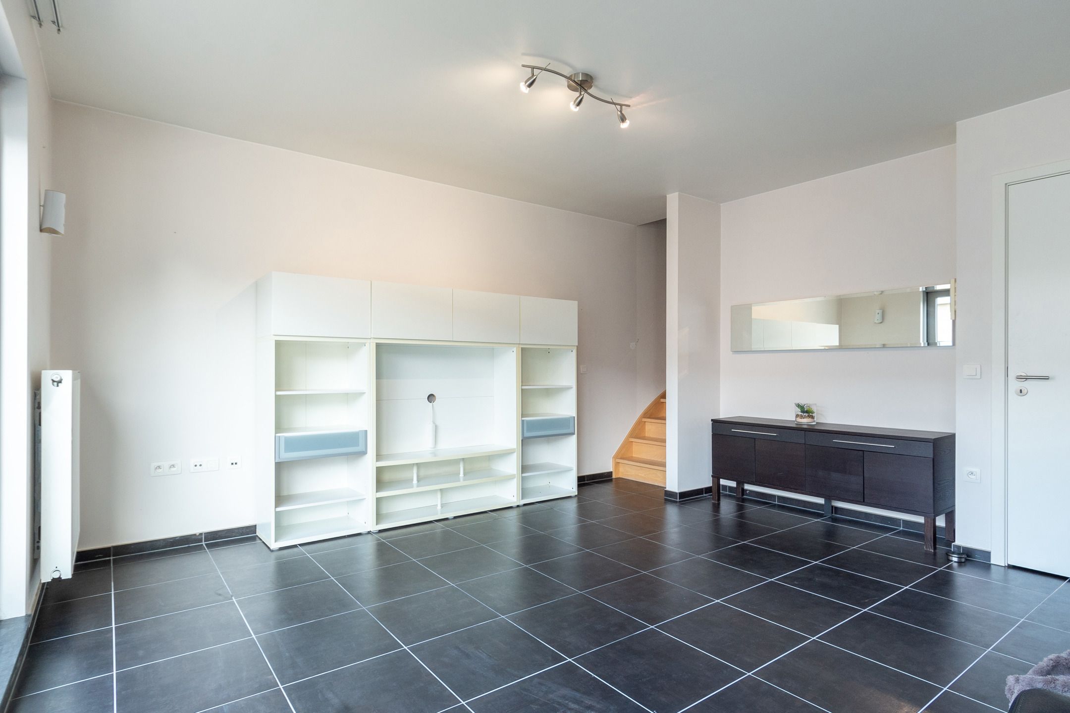 Modern 2-slaapkamer appartement foto 5