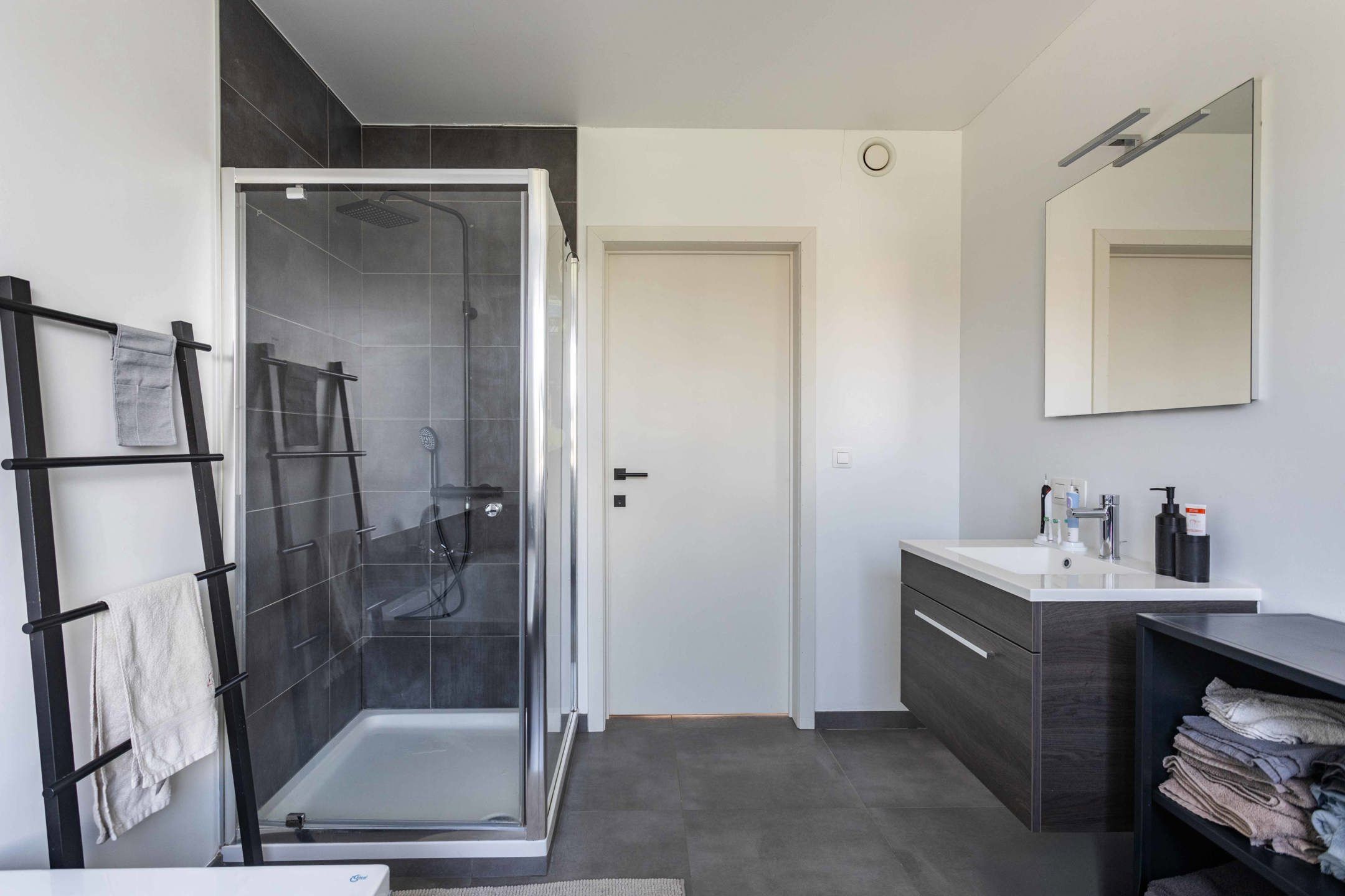 Recente (nieuw)bouwwoning  op een gunstige locatie foto 22