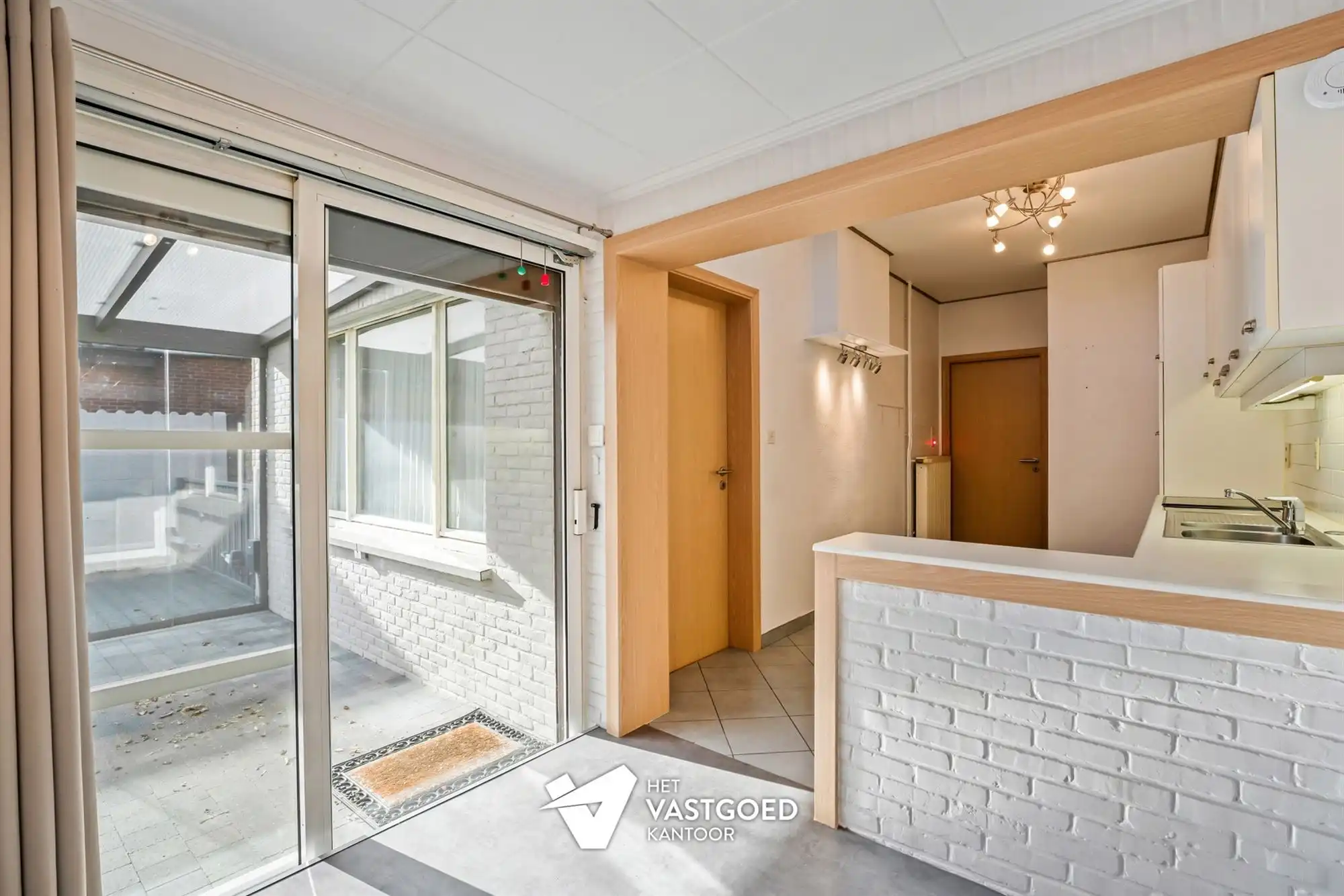INSTAPKLARE WONING MET LEUKE TUIN EN GARAGE foto 11