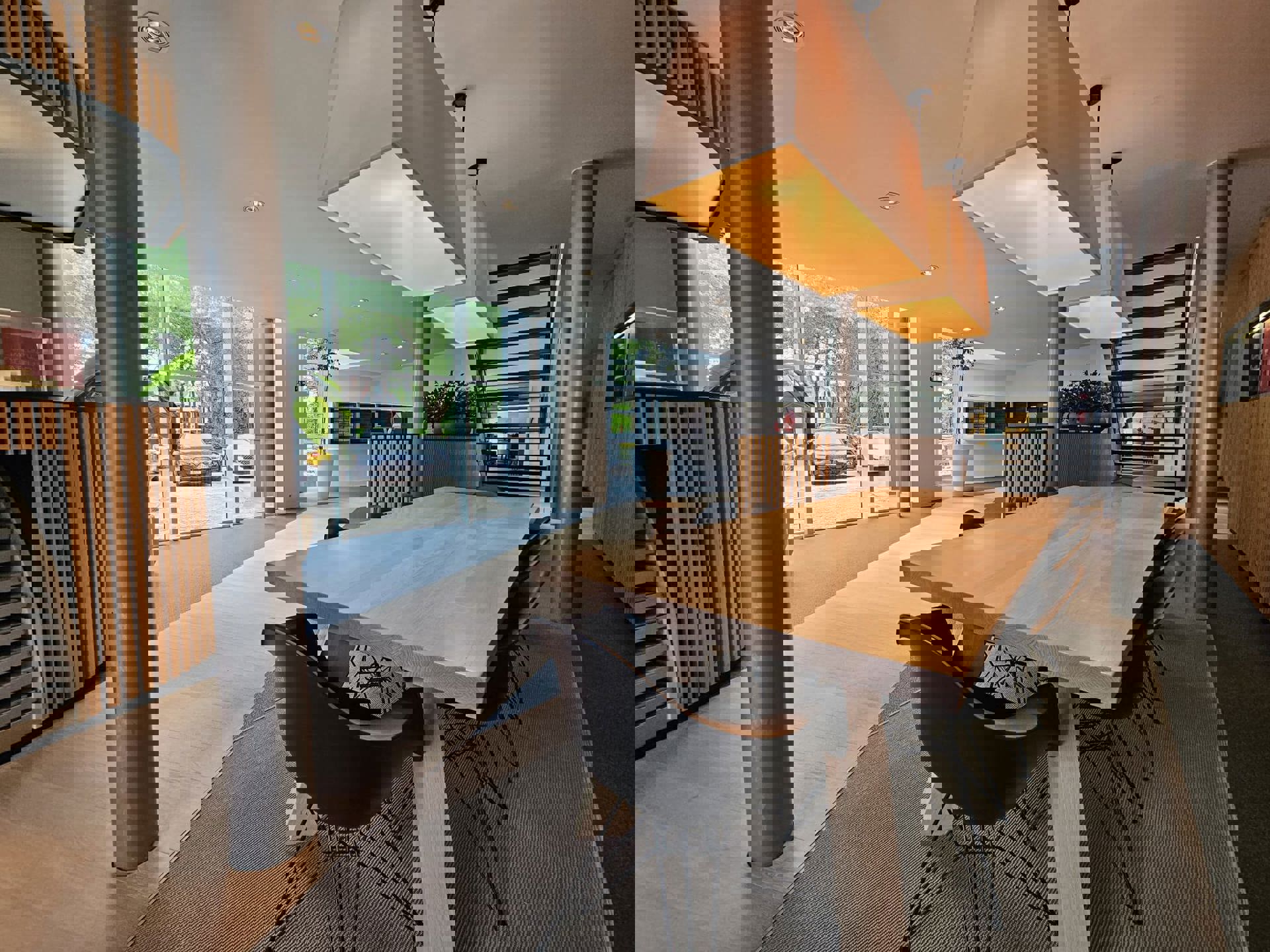  TE HUUR Genk - showroom met kantoren foto 8