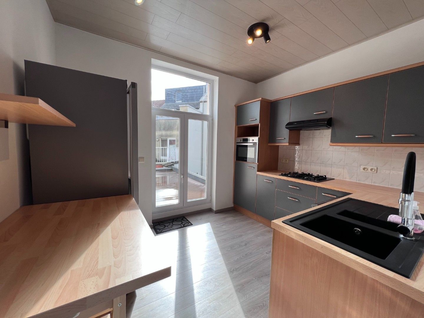 Appartement met twee slaapkamers te huur in Gent foto 3