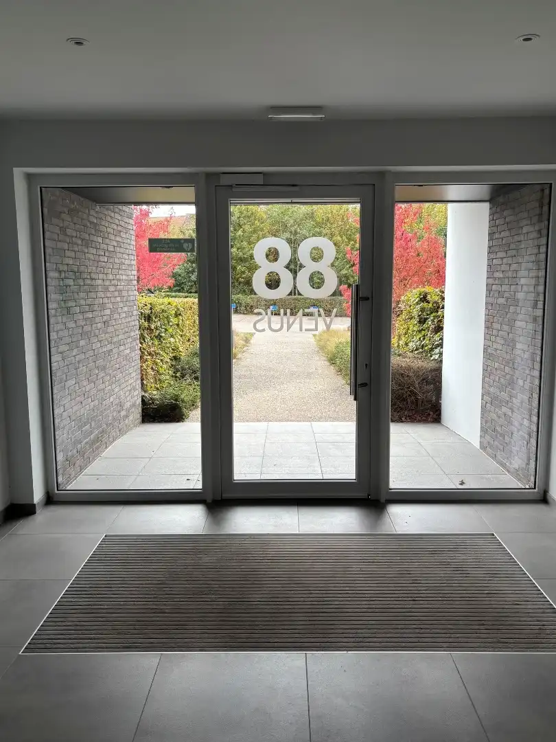 Gelijkvloers appartement met 2 slaapkamers en garage in de stadstuin foto 3