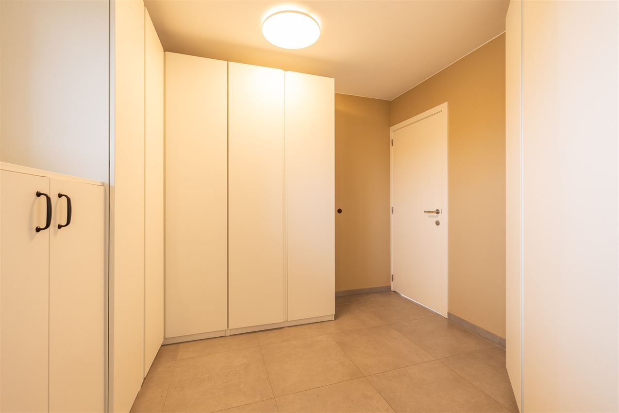 Penthouse met 3 slpk., riant terras, autostaanplaats en kelderberging foto 20