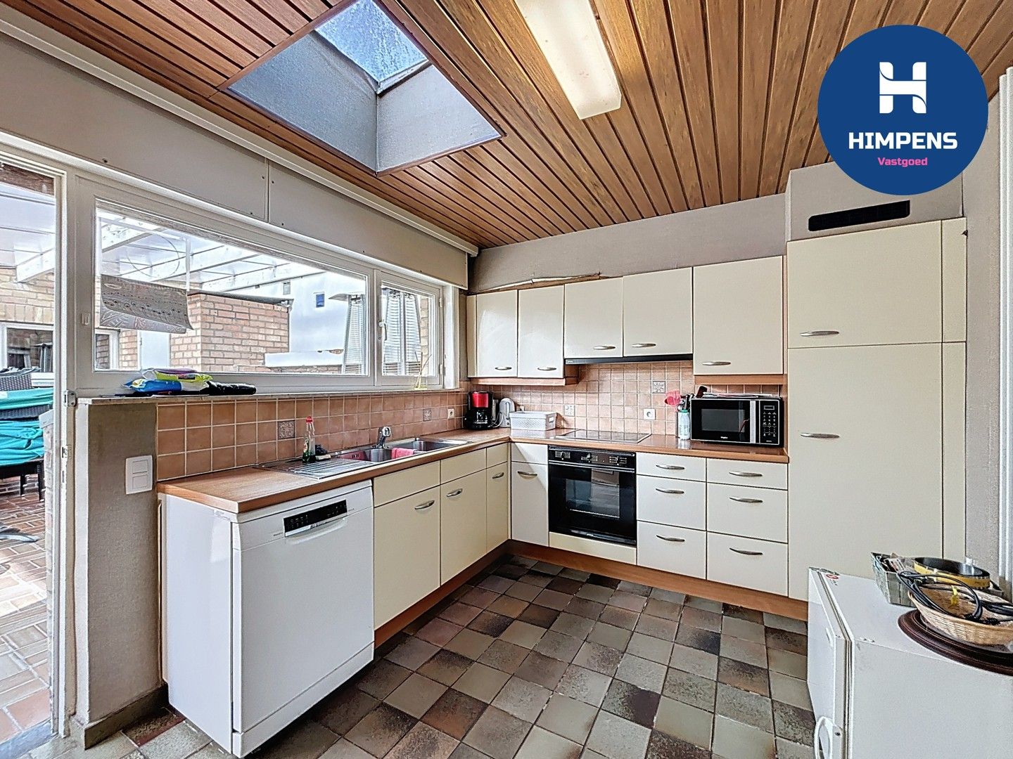 Charmante Woning met Potentieel in Sint-Idesbald – 625m², Lichtrijke Tuin & 3 Slaapkamers foto 9