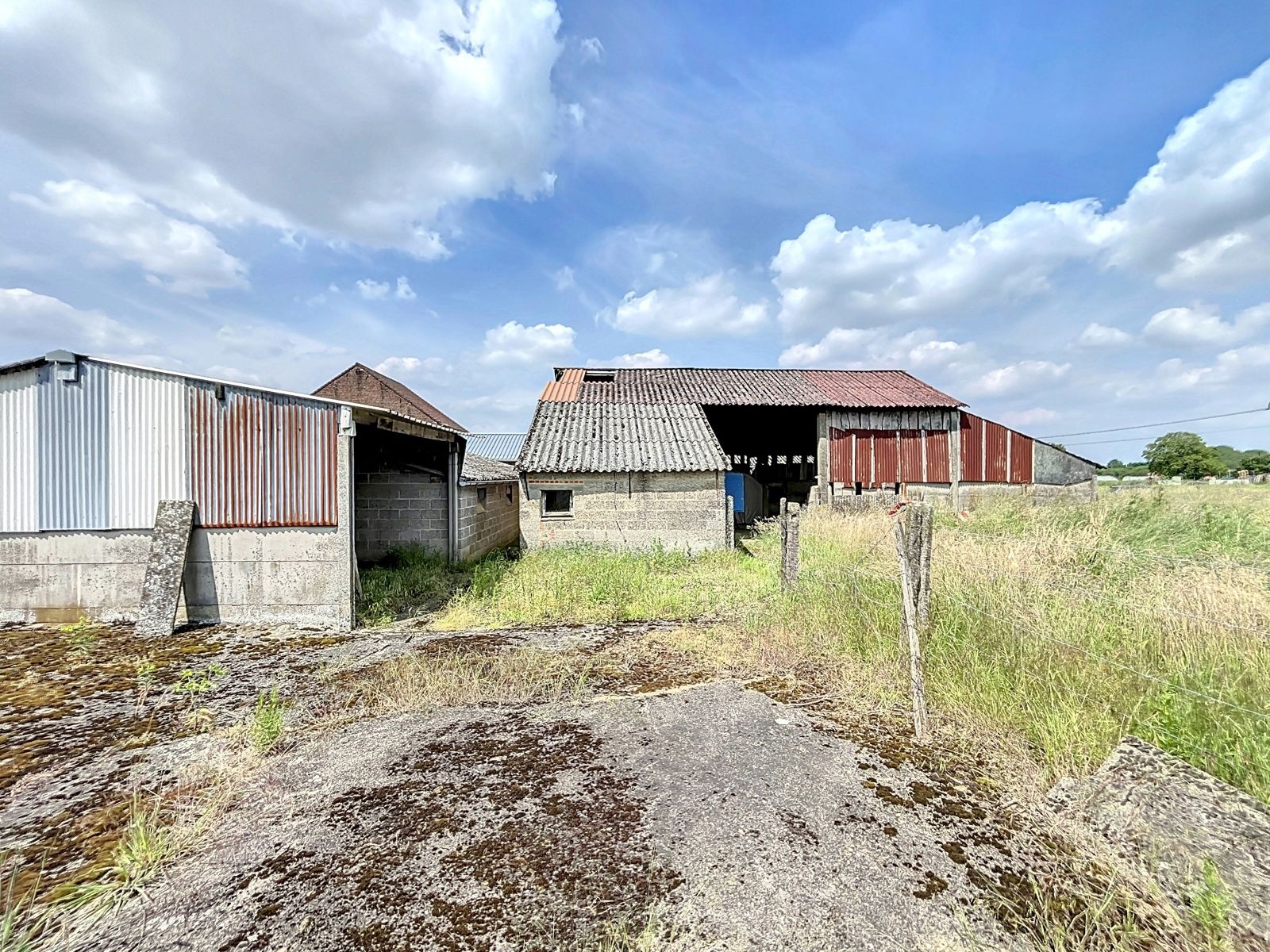 Hoeve met omliggend weiland op een toplocatie foto 28