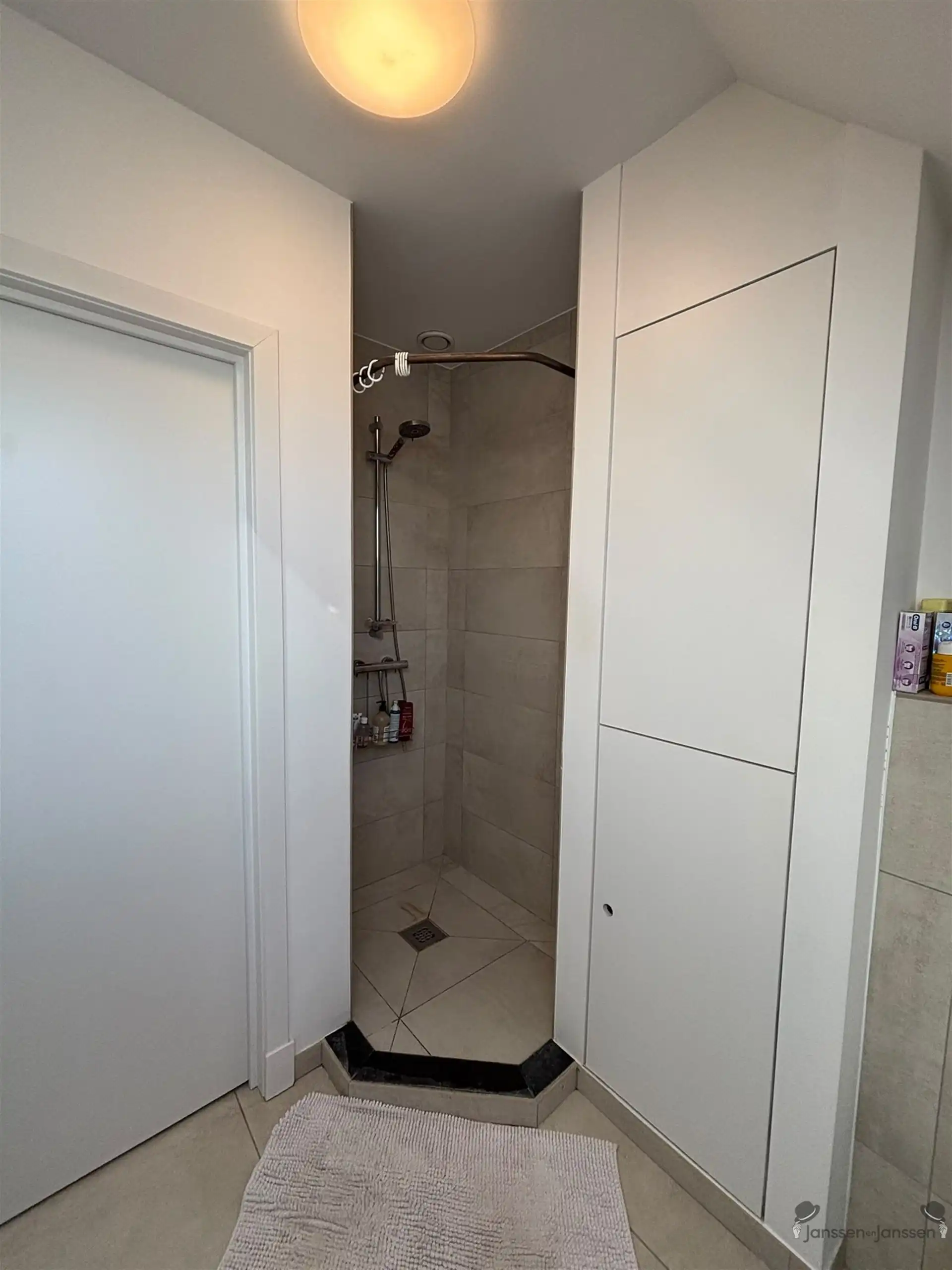 Ruime en energiezuinige woning met 4 slaapkamers, 2 badkamers en omheinde tuin in Wuustwezel  foto 23