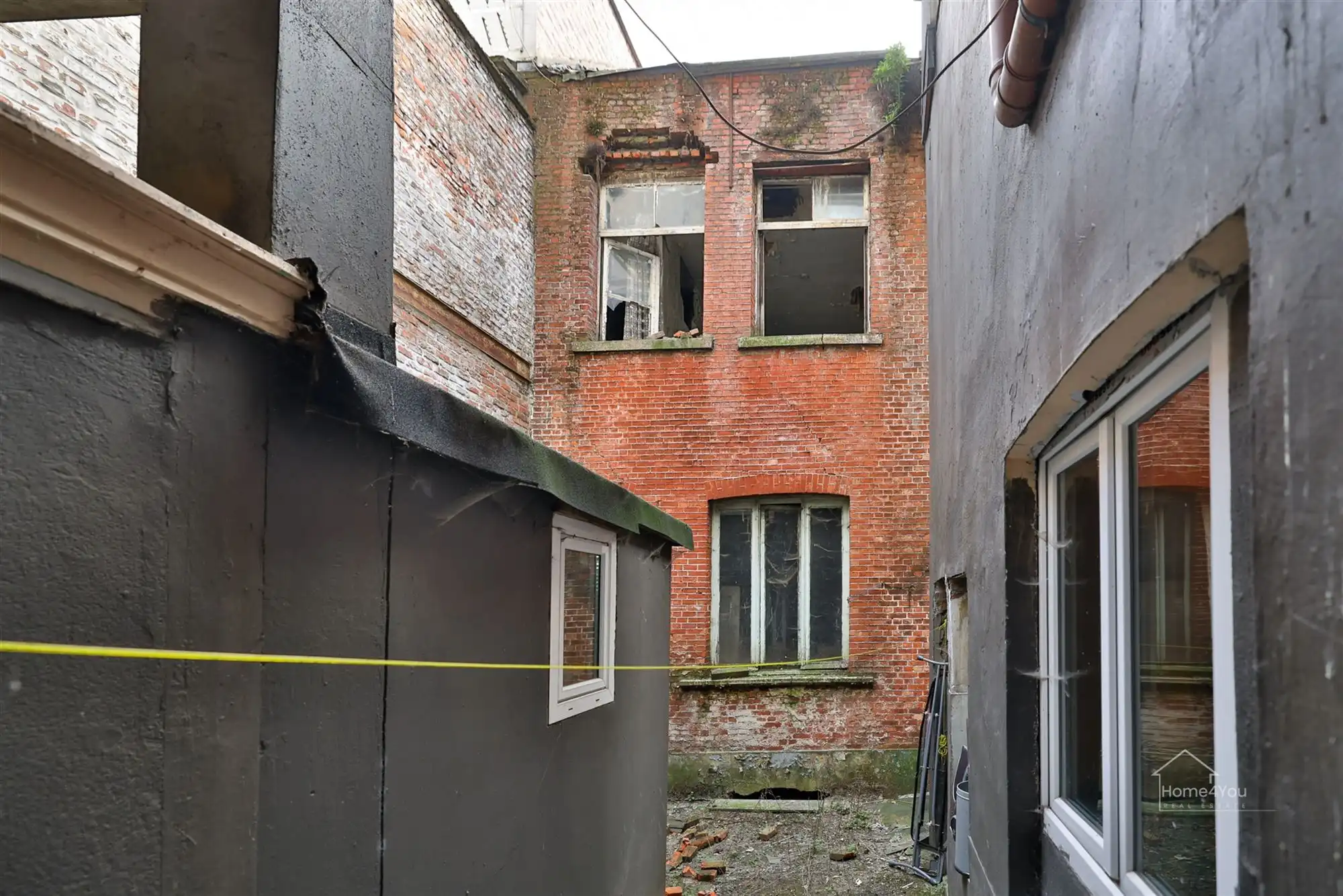 Ruime woning met meerdere slaapkamers en overdekt terras  foto 7