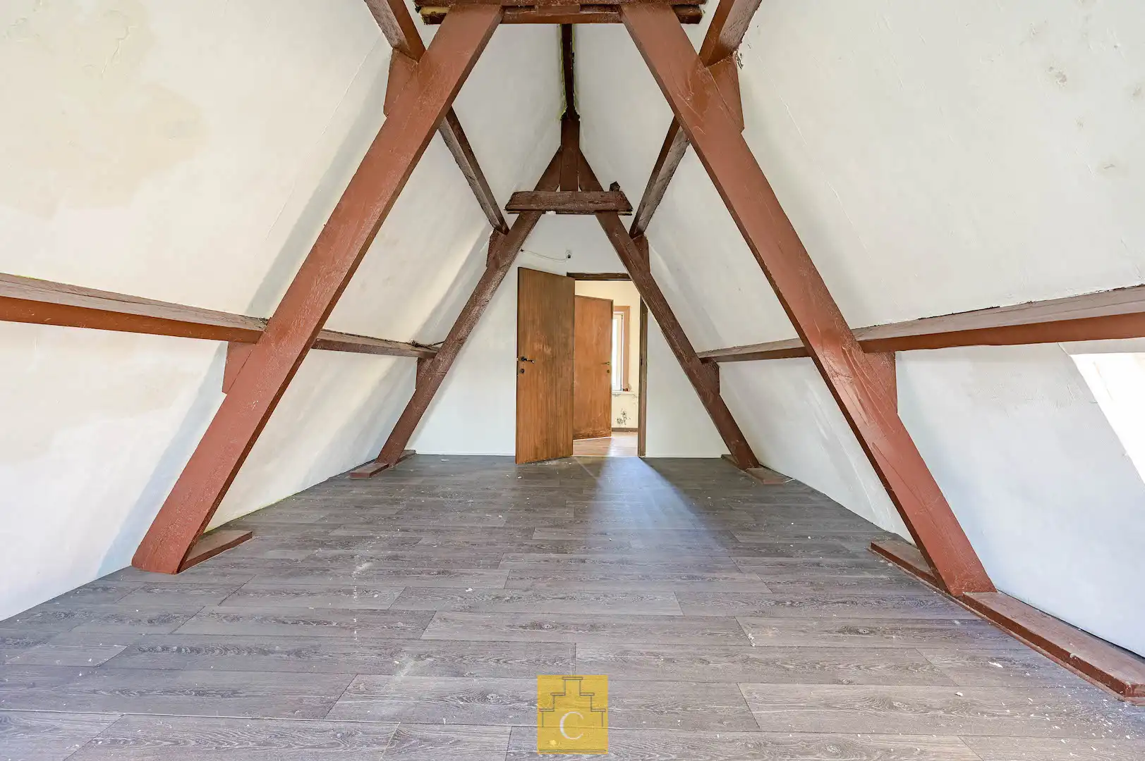 ruim breedhuis met 2 puntgevels aan de Brugse Reien met vergunning voor totaalrenovatie en twee private parkeerplaatsen foto 24