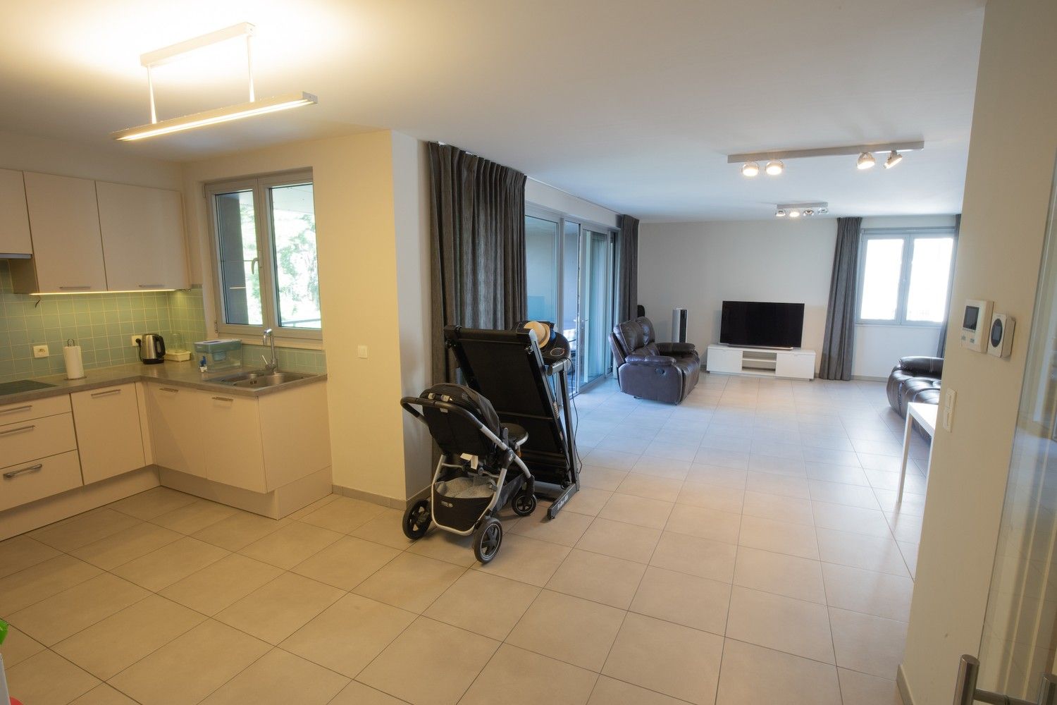 Instapklaar appartement met 2 slpks, terras & staanplaats in centrum Leuven foto 7