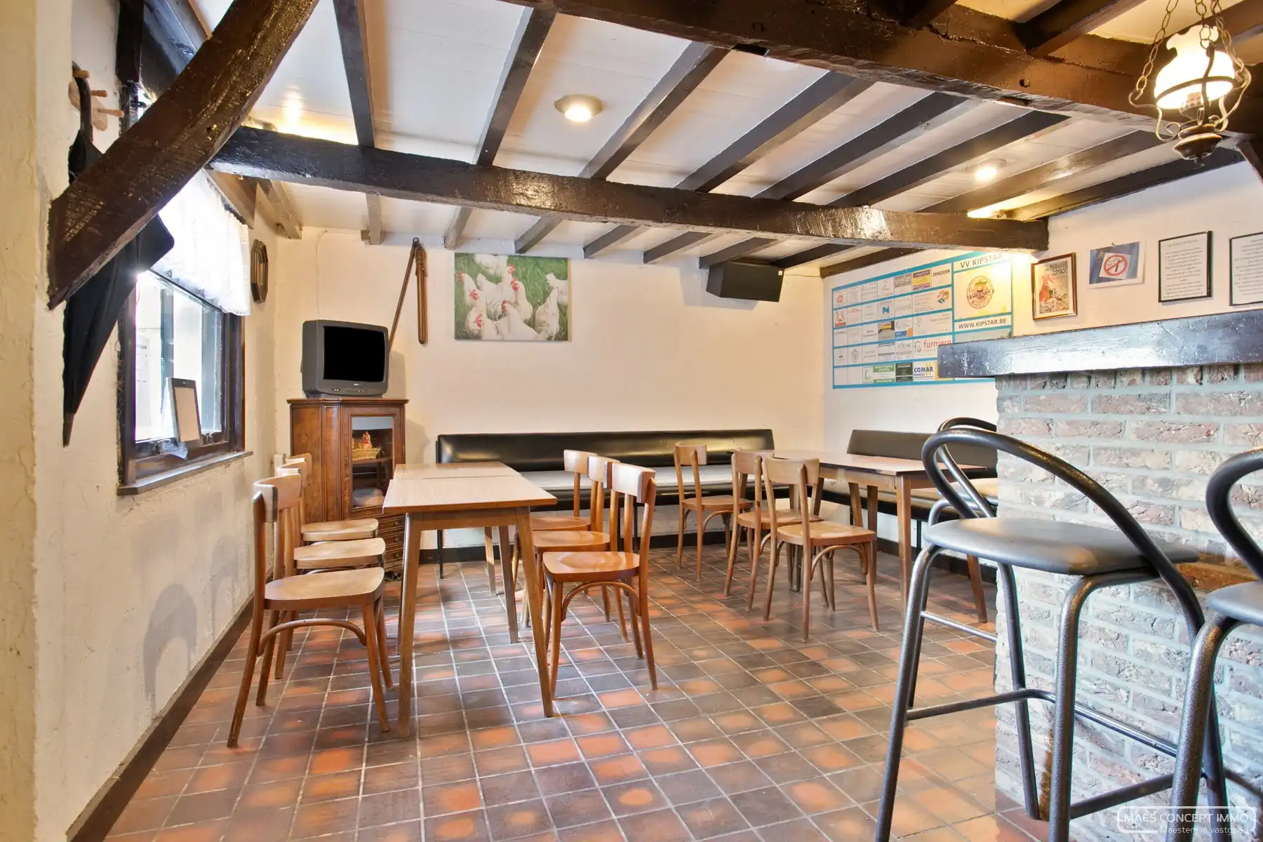 Café en voetbalveld te koop in het landelijke Wortegem foto 13