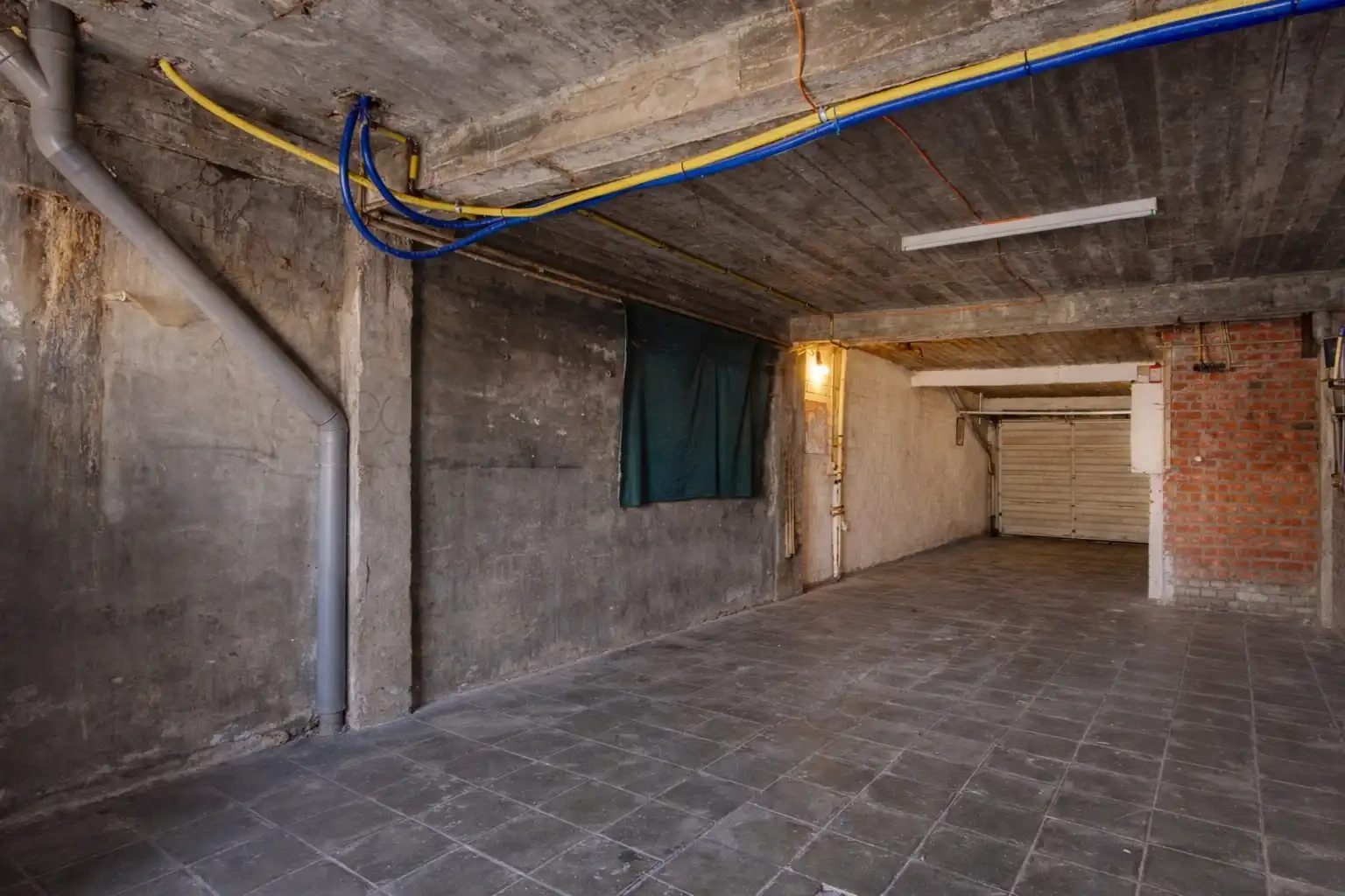 Kleinschalig gebouw met 2 appartementen en ruime garage met tuin in het centrum van Willebroek foto 15