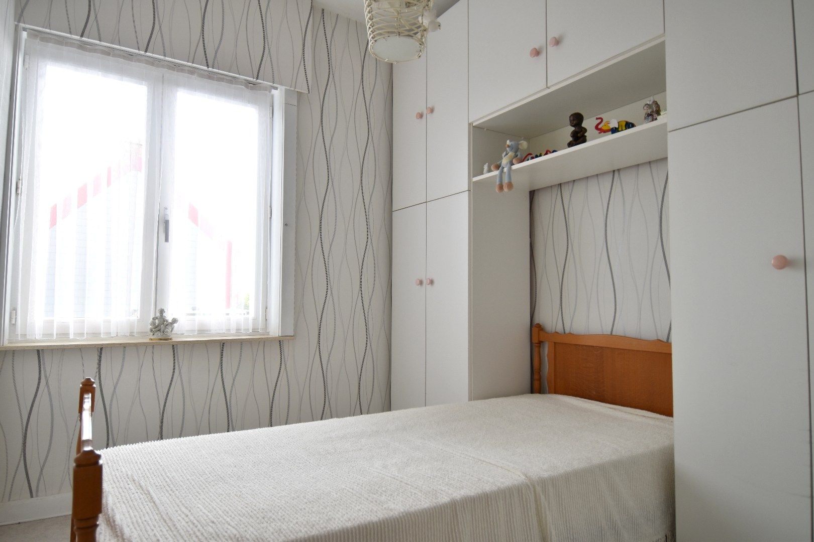  Rijwoning met 3 slaapkamers, garage en tuin te koop in Gullegem foto 13