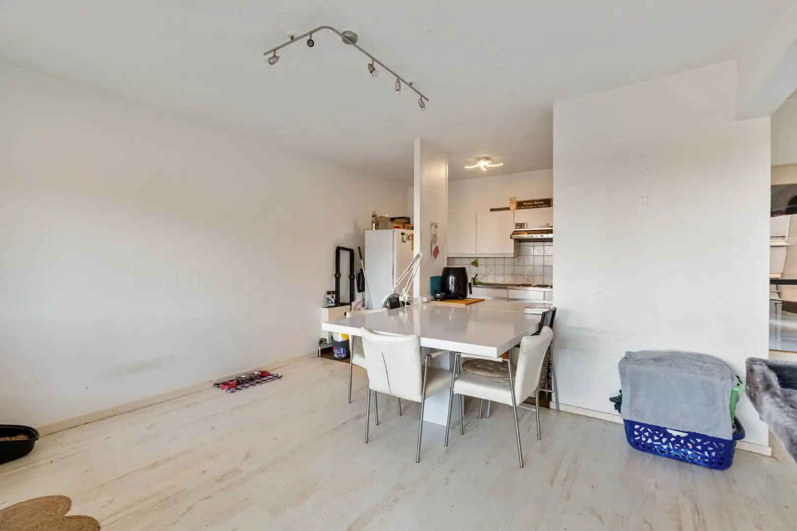 Functioneel investeringsappartement voorzien van 3 slaapkamers, een terras, autostandplaats en kelderberging!  foto 11