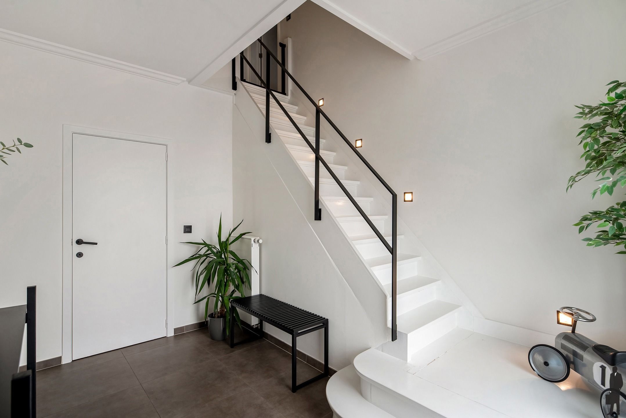 Knap gerenoveerde gezinswoning met 4 slaapkamers en praktijkruimte/kantoor. foto 21