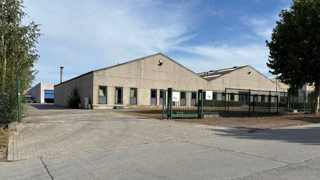 Bedrijfspand te koop – Industriezone Klein Frankrijk, Ronse foto {{pictureIndex}}