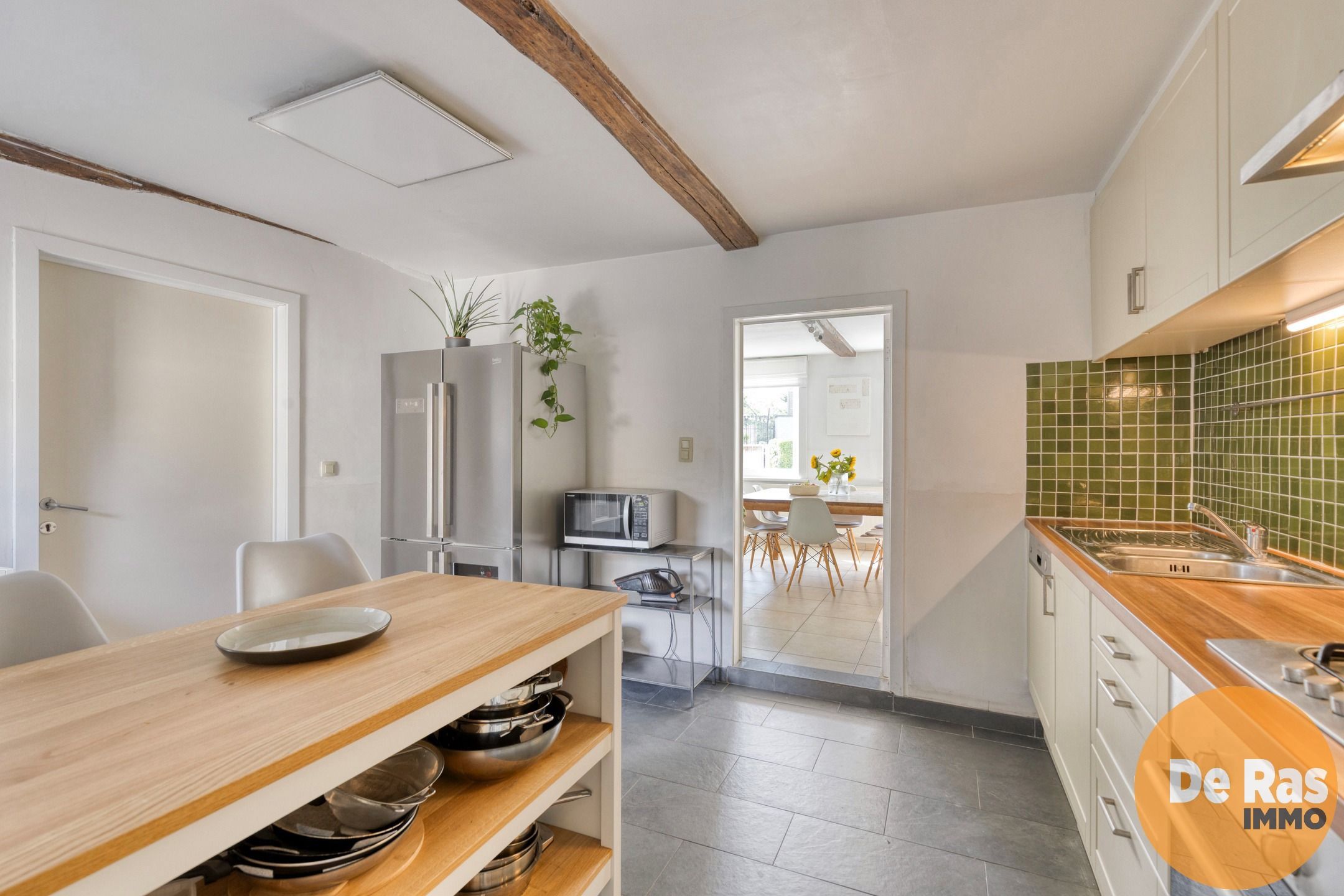BURST - Instapklare woning met bijgebouw en ruime tuin foto 10