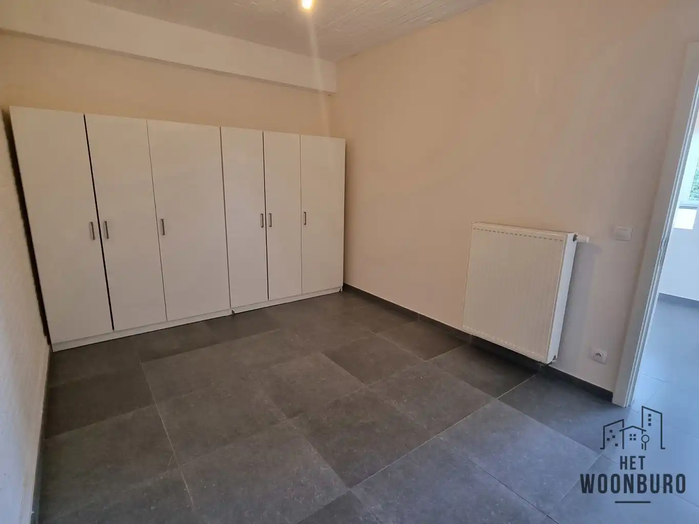 Ruime duplex met één slpk, bureau, tuin en 2 staanplaatsen foto 11