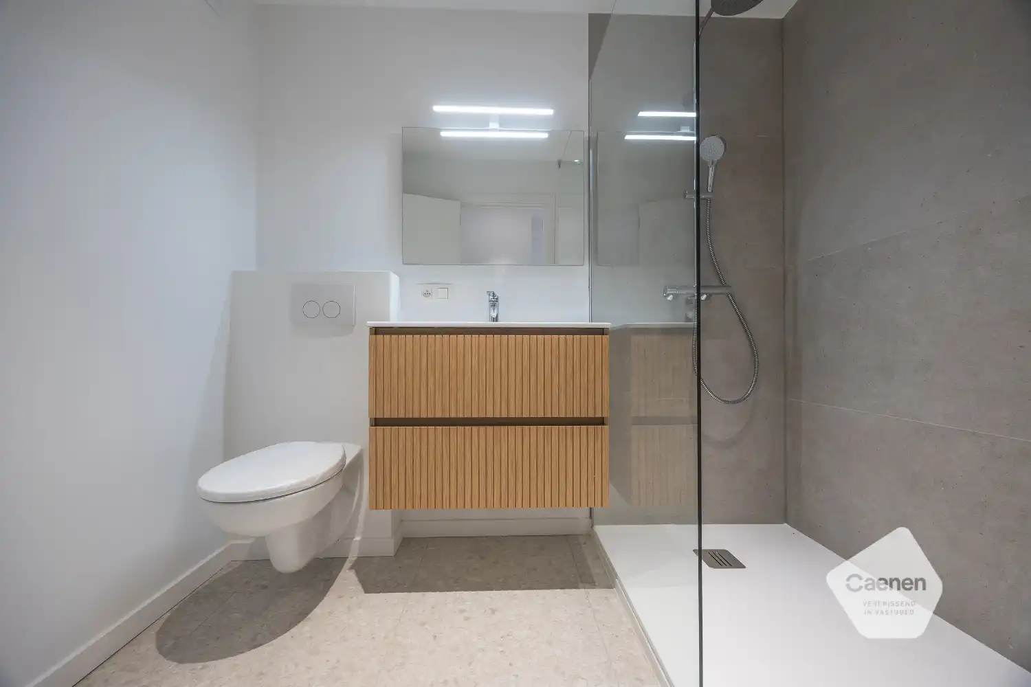 Gerenoveerd twee slaapkamer appartement in centrum Oostende! foto 10