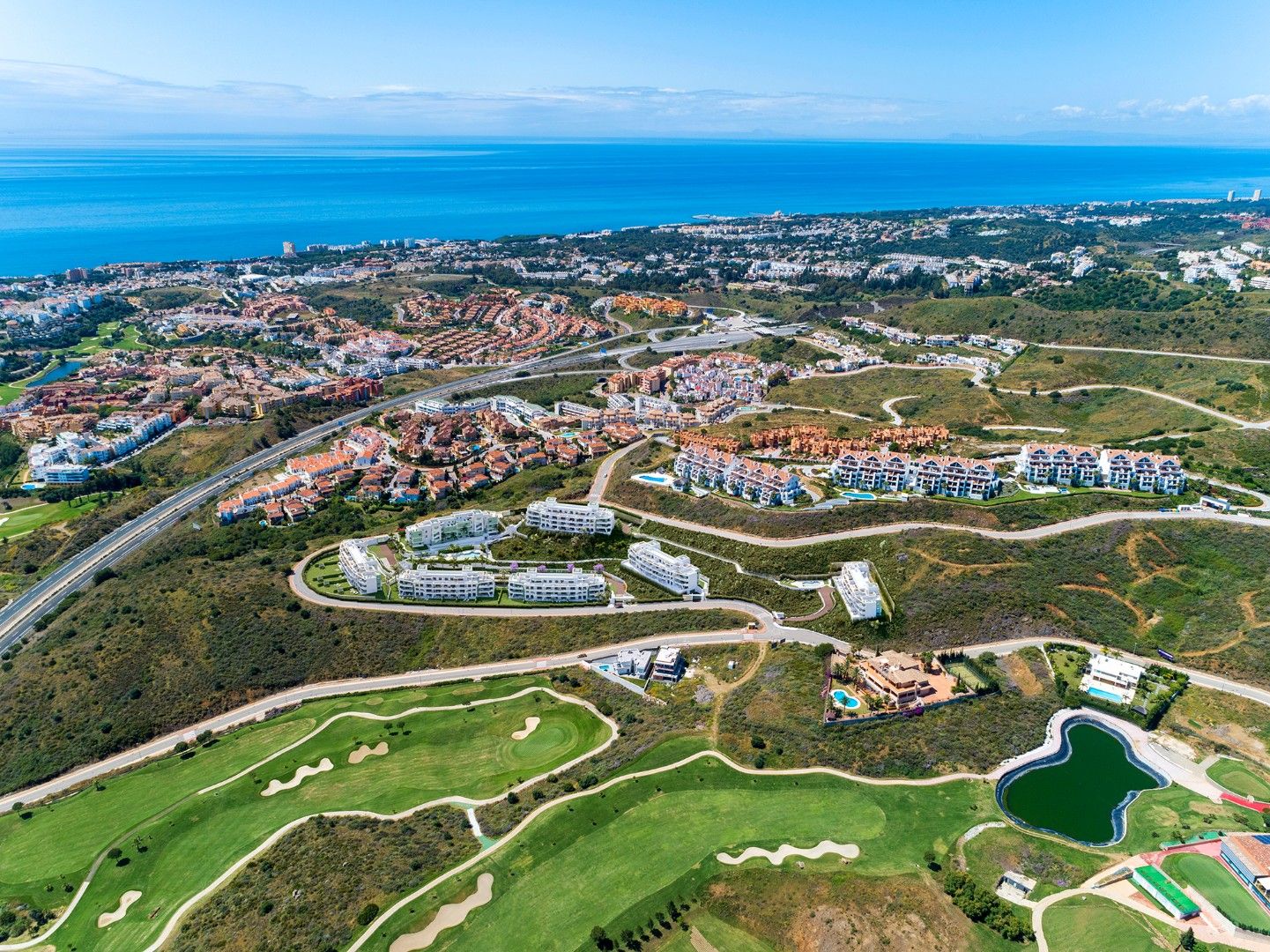 Ipanema is gelegen in een prachtige omgeving, met panoramisch uitzicht over de zee en de bergen foto 4