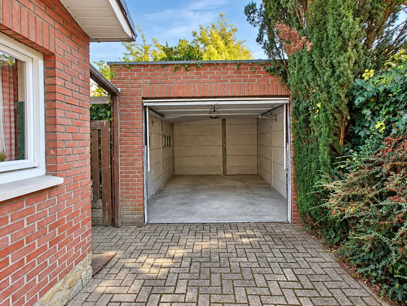 Charmante, te renoveren woning met veel potentieel gelegen in het prachtige Neerharen foto 21