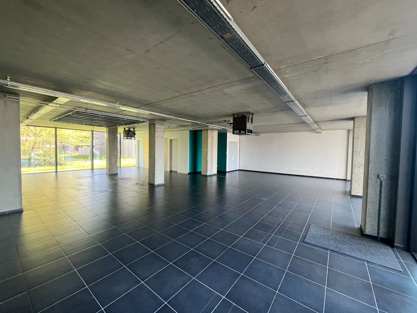 652m² kantoren foto 5