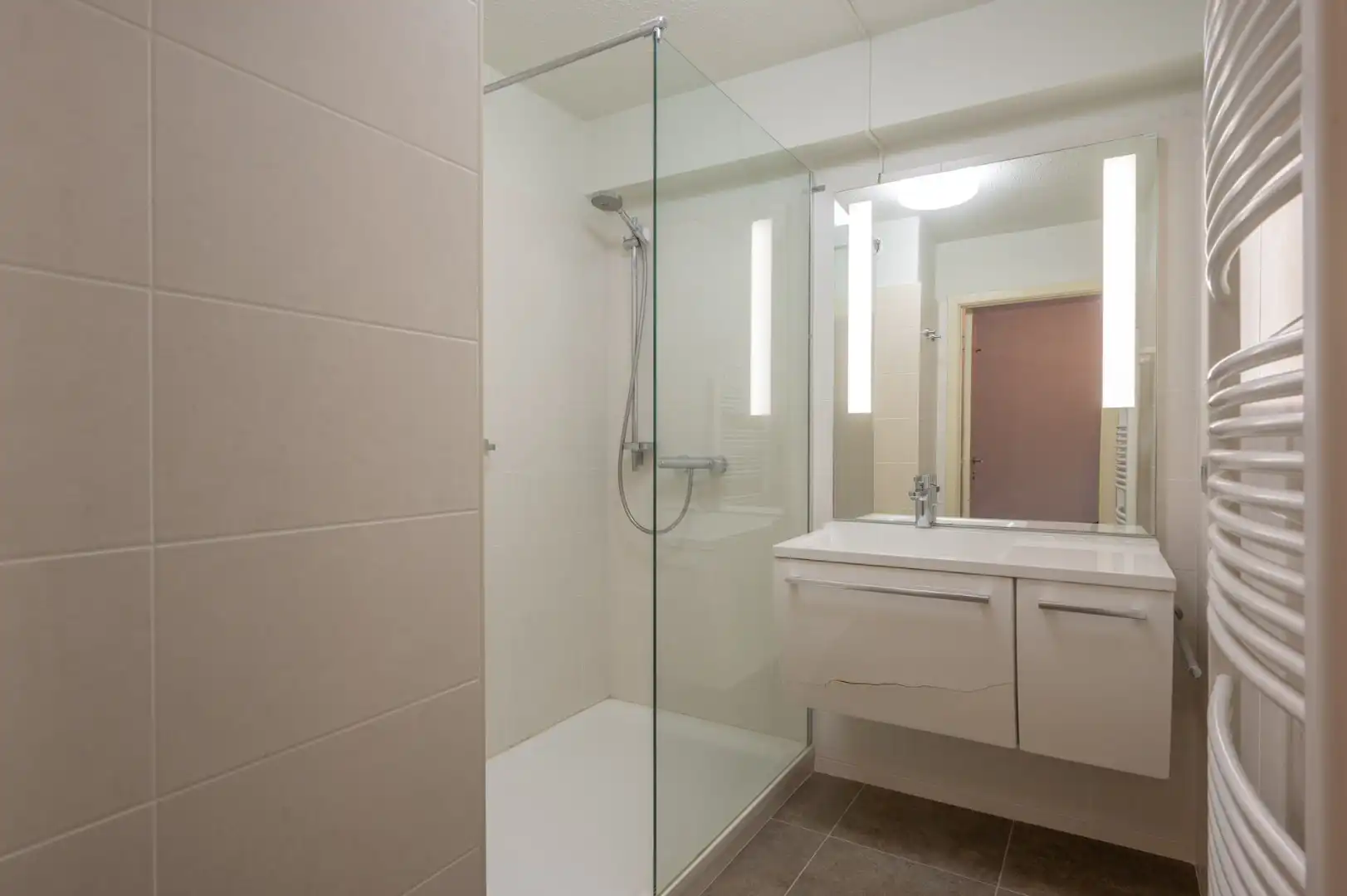 Charmant appartement met 2 slaapkamers op toplocatie vlakbij het strand. foto 9