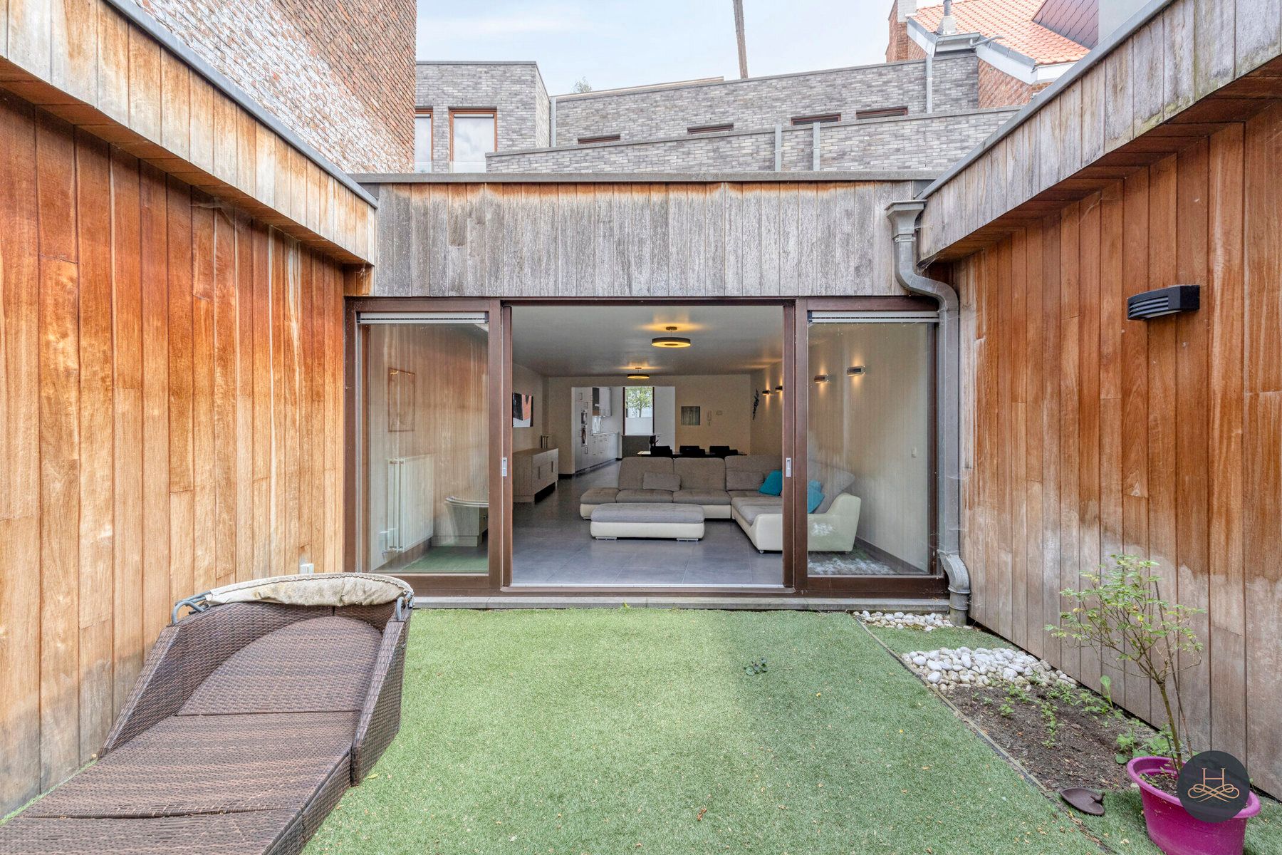 Ruime vernieuwde woning in hartje Mechelen foto 22