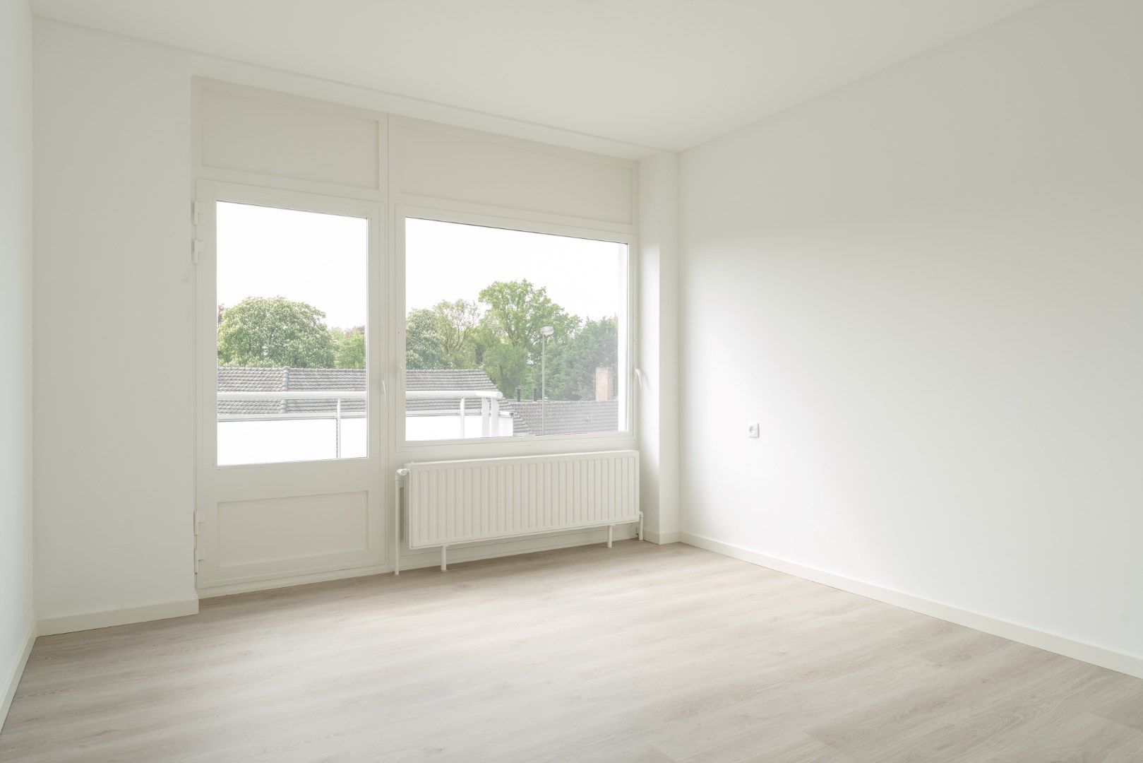 Volledig gerenoveerd 3 slaapkamer appartement in Neerpelt centrum. foto 8