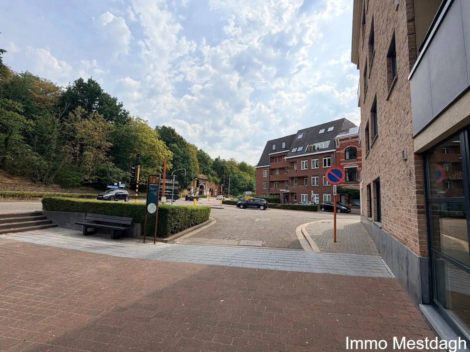 Lichtrijk en ruim appartement met 3 terrassen en autostaanplaats in het centrum van Diest foto 2