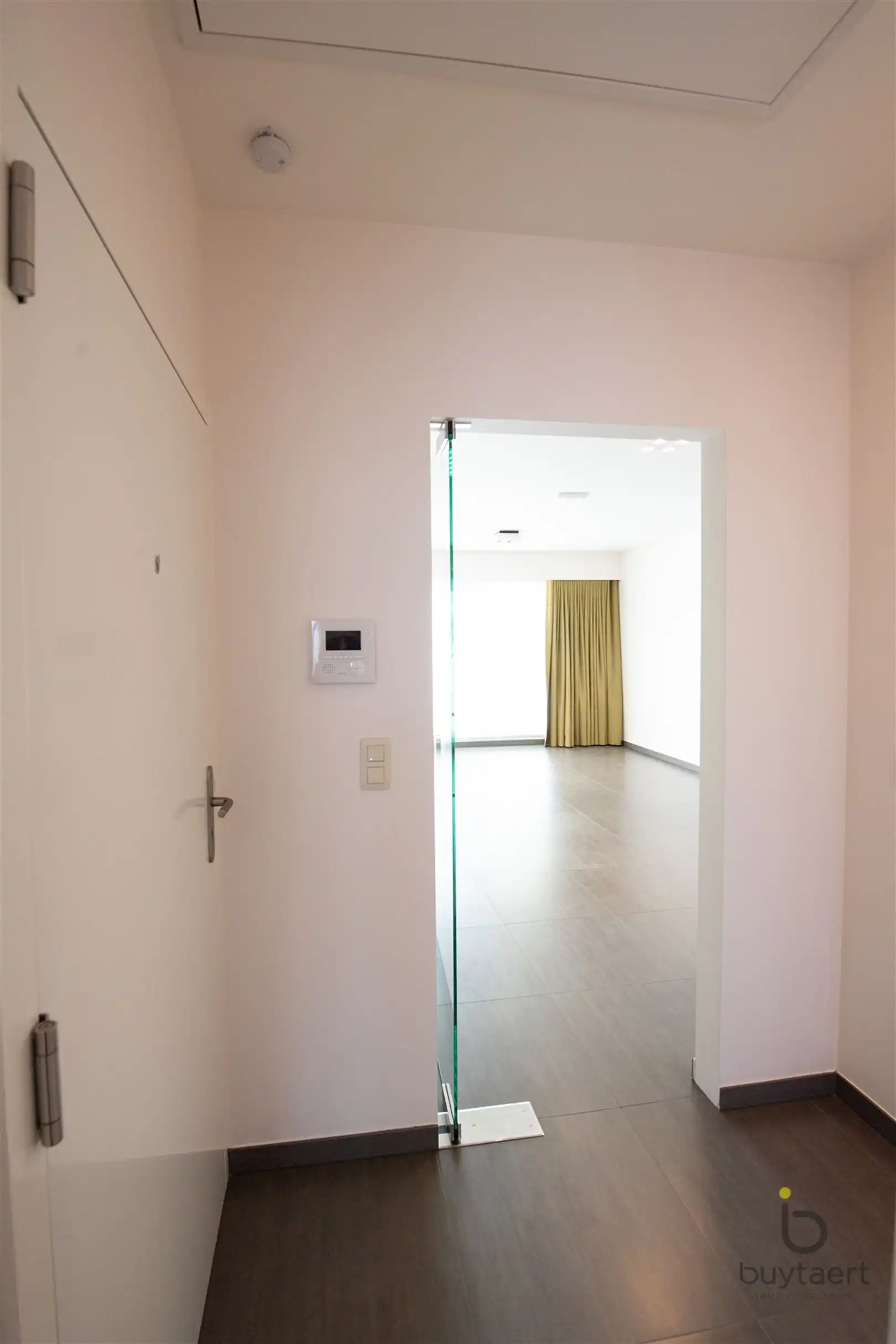 TOP ONDERHOUDEN DAKAPPARTEMENT IN HARTJE SCHILDE MET RUIM ZONNIG TERRAS! foto 4