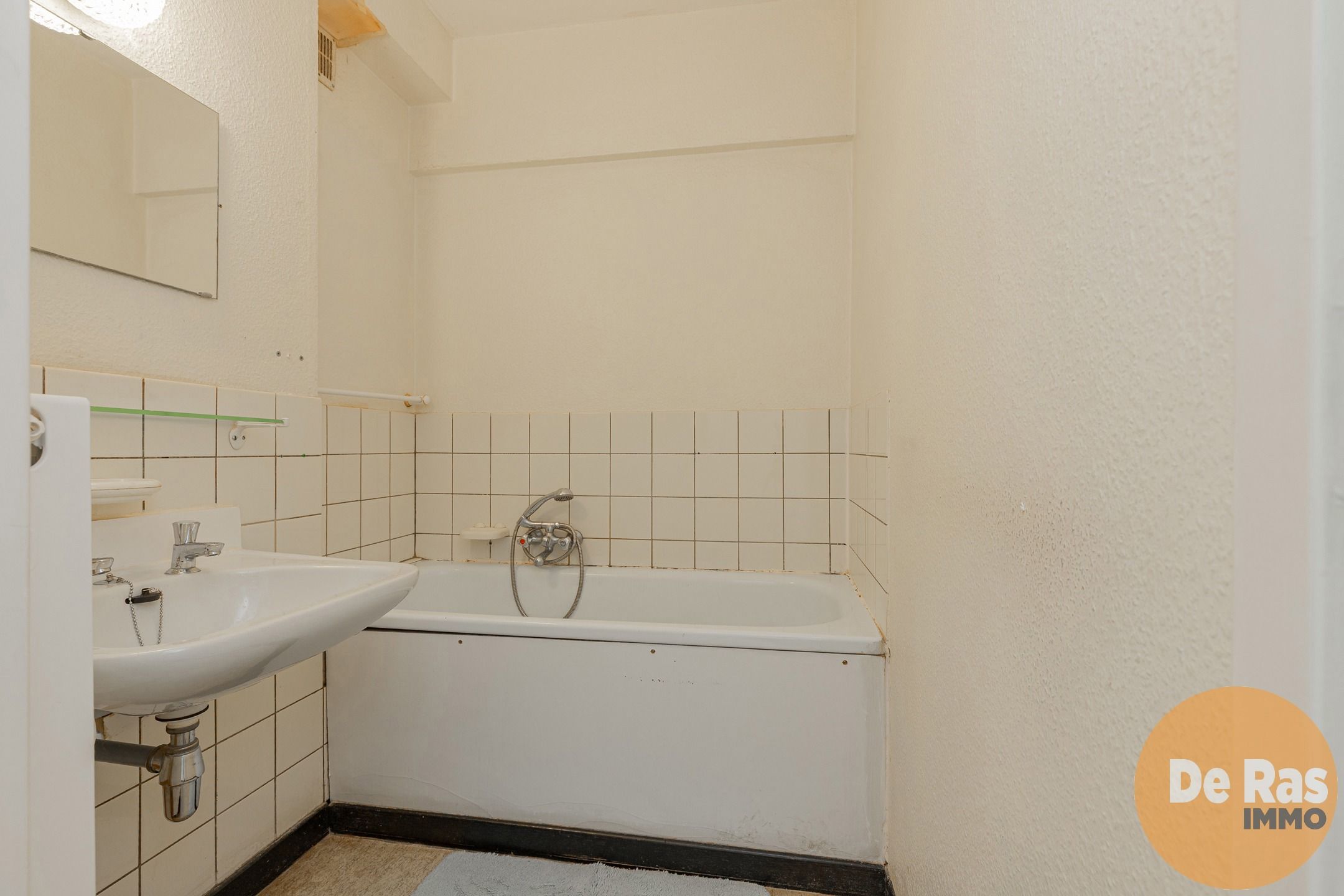 AALST - Betaalbaar appartement met 2 slaapkamers en terras! foto 16