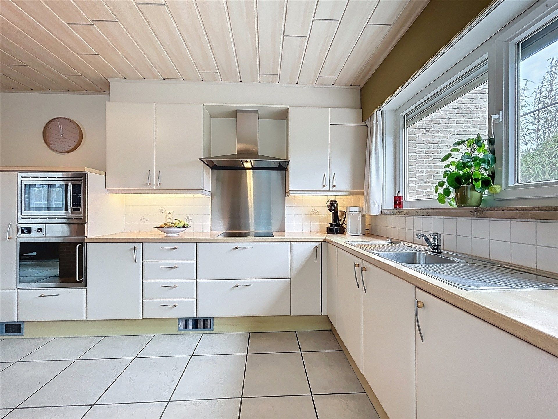 Prachtige gezinswoning met 3 slaapkamers en grote garage op perceel van 534 m²  foto 6